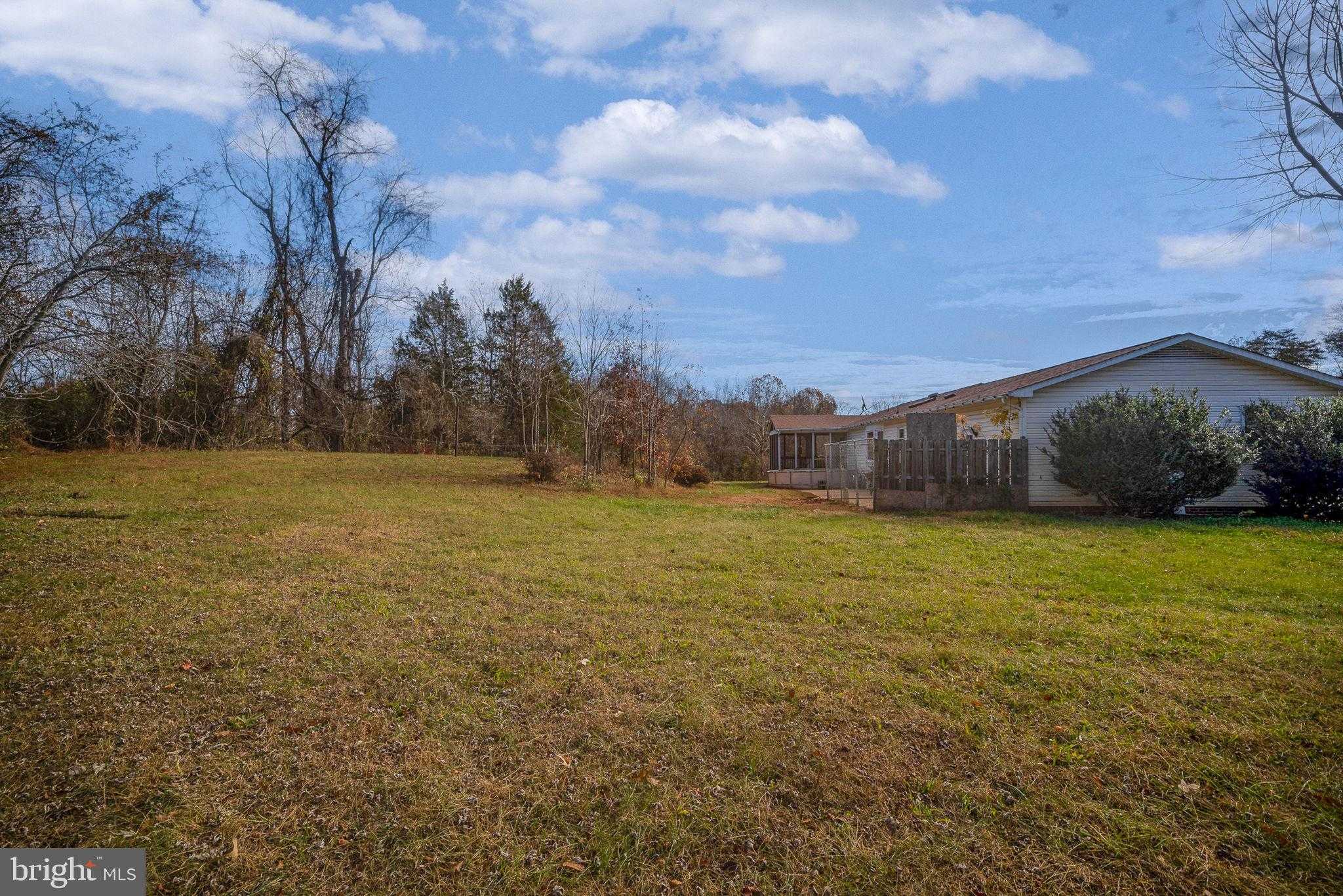 22 Leslie Dr photo 52