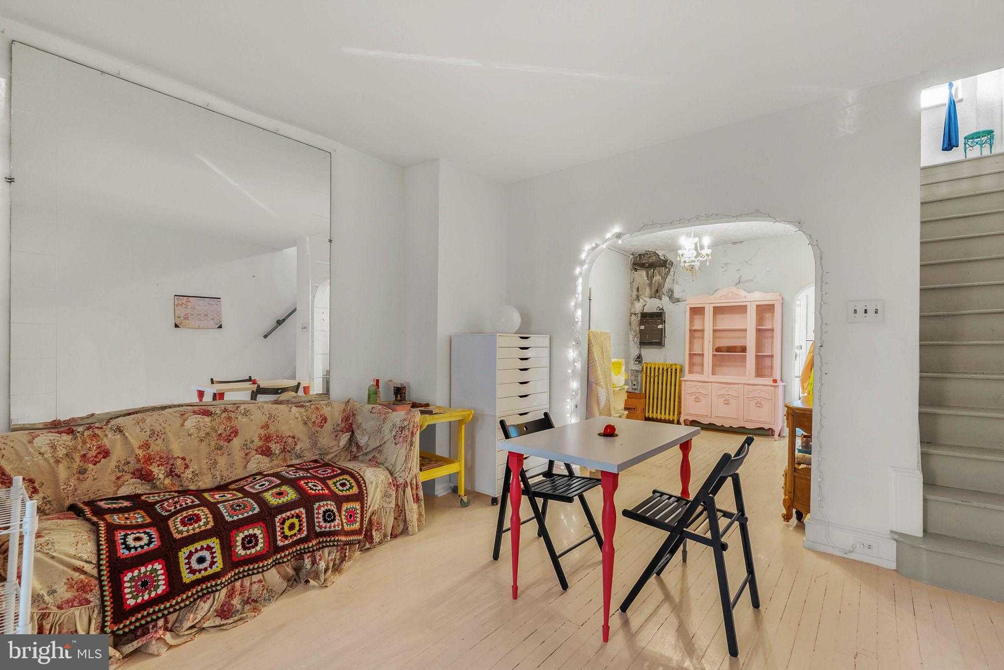 2233 S Norwood St photo 6