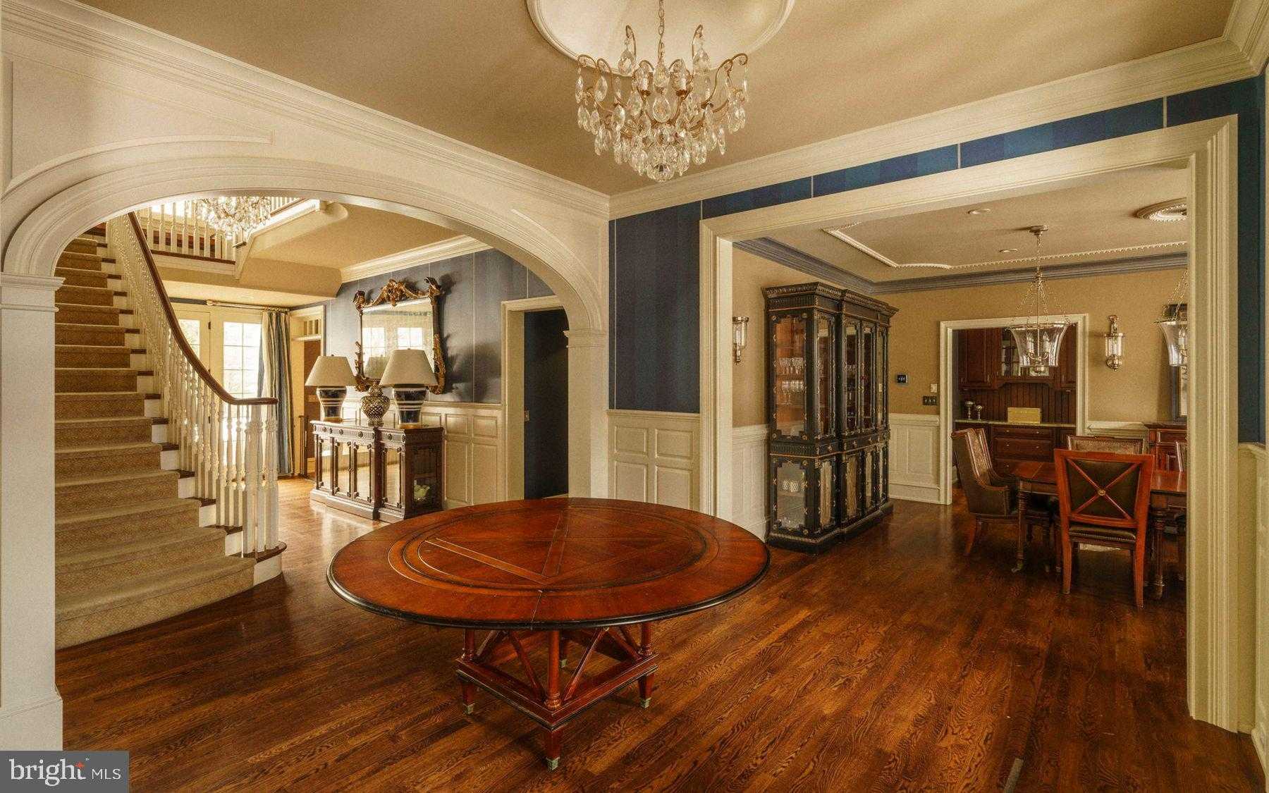 423 Boxwood Rd photo 11