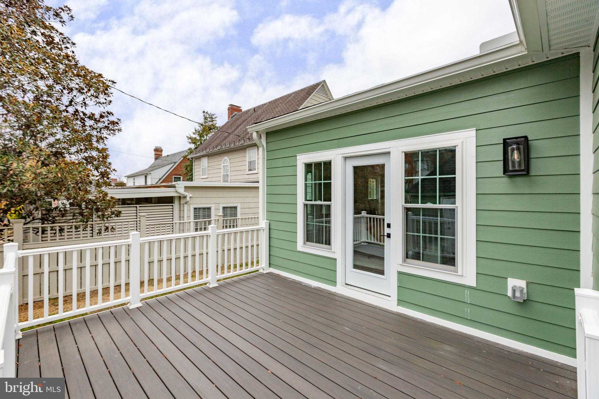 913 Sylvania Ave photo 65