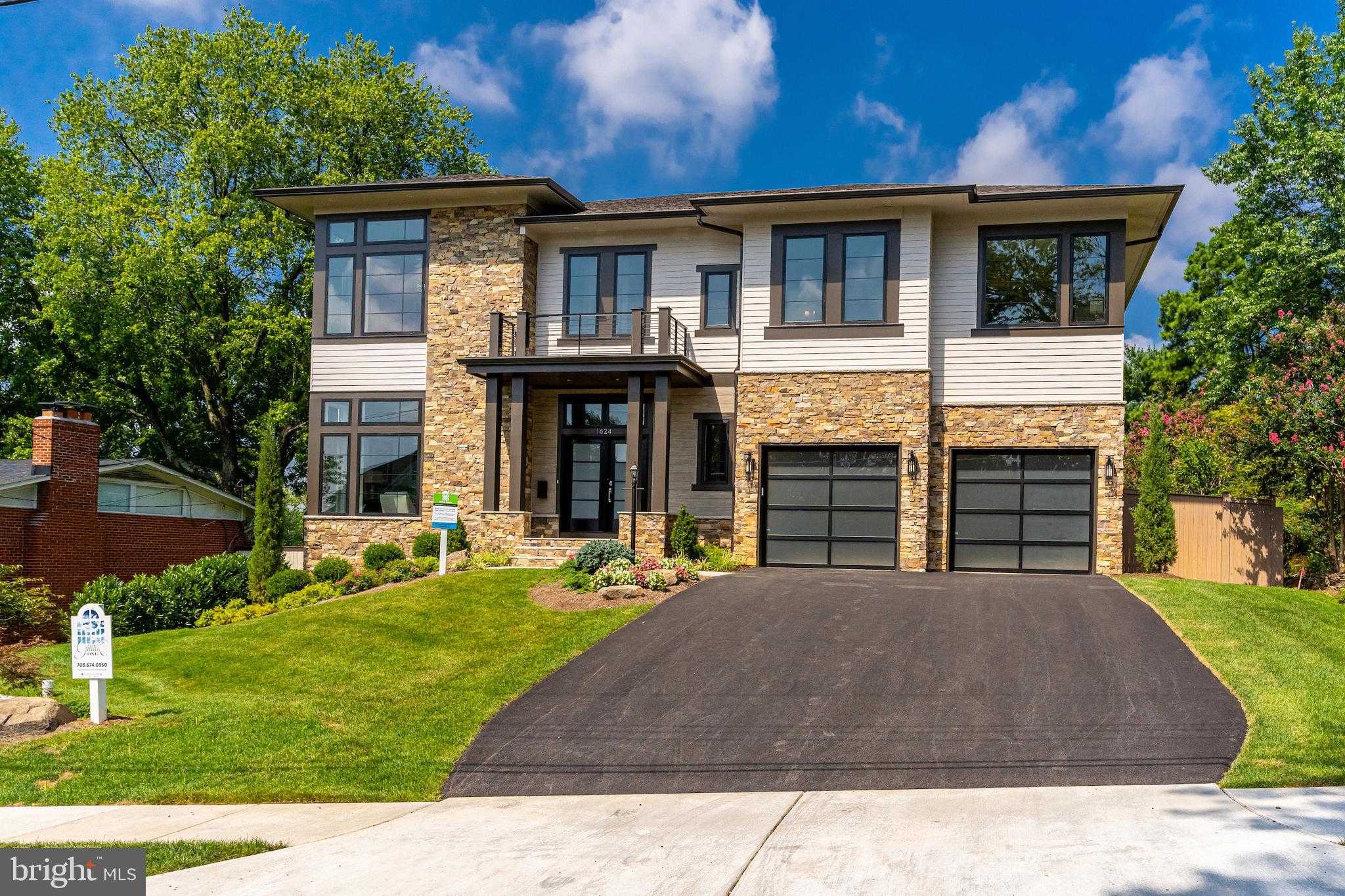 7205 Bayside CT photo 2