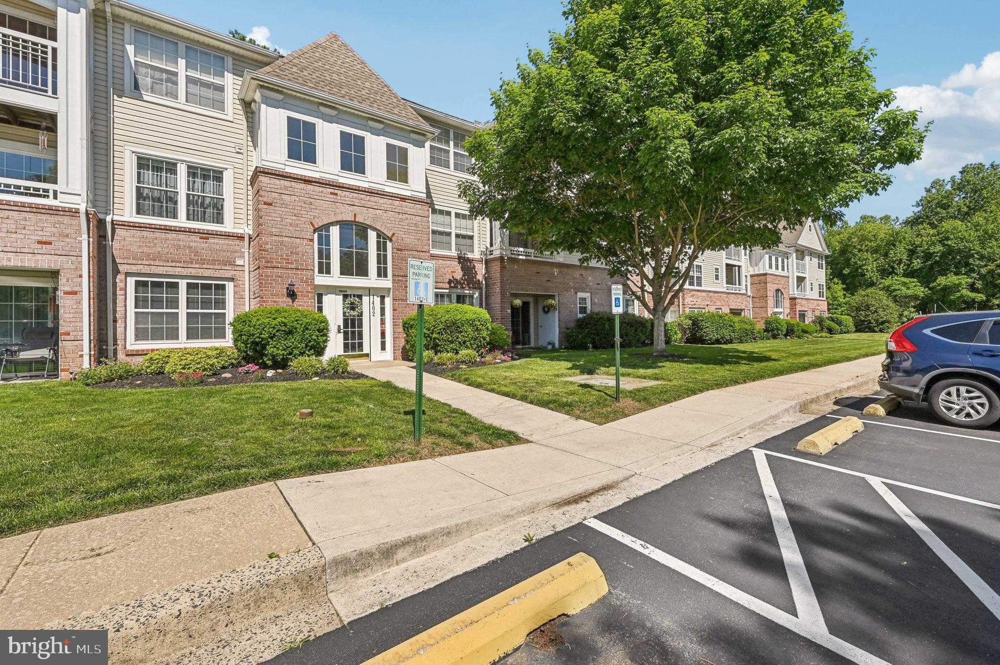 1402 Bonnett Pl # 131 photo 2