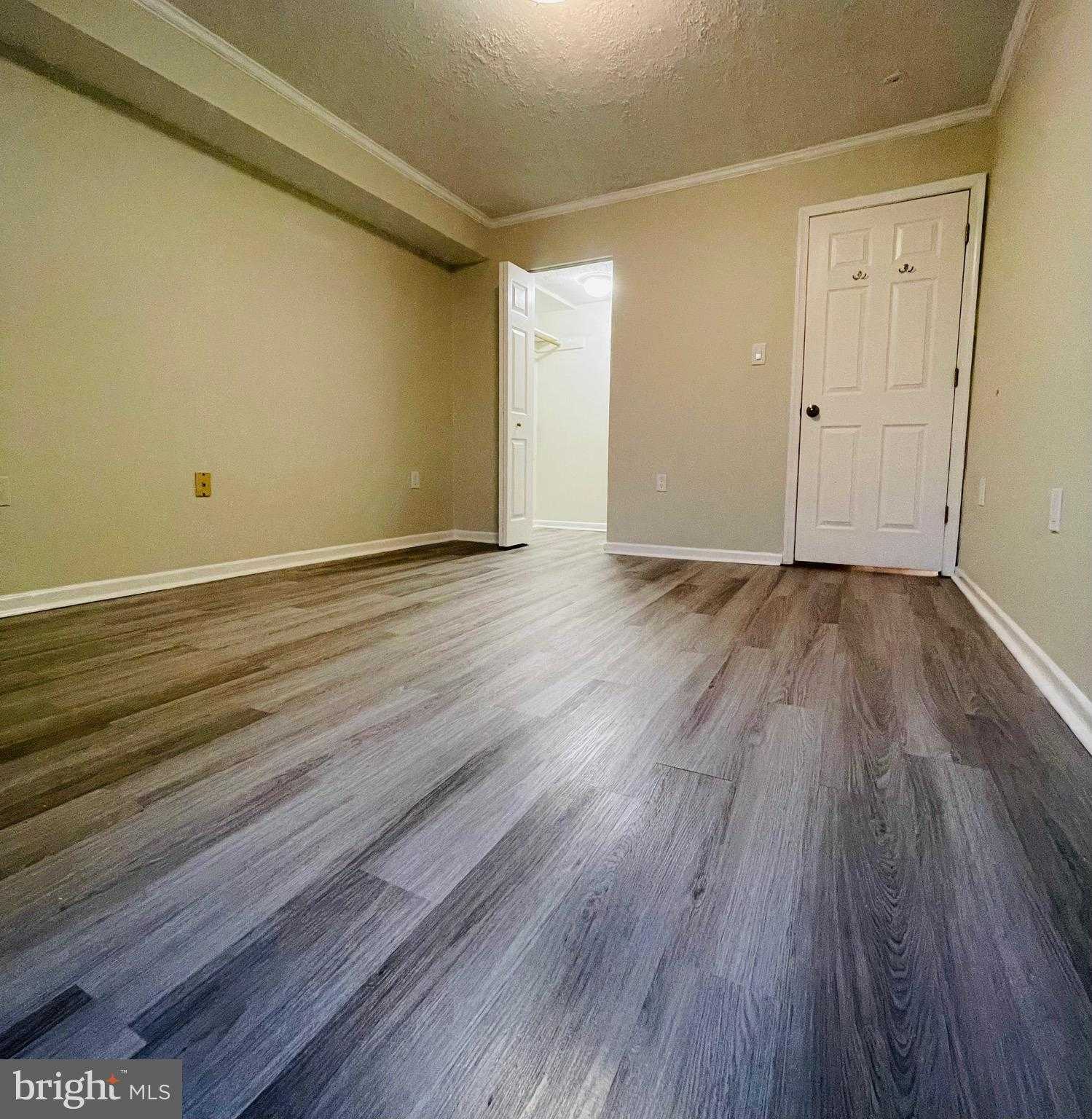 2200 Greenery Ln photo 23