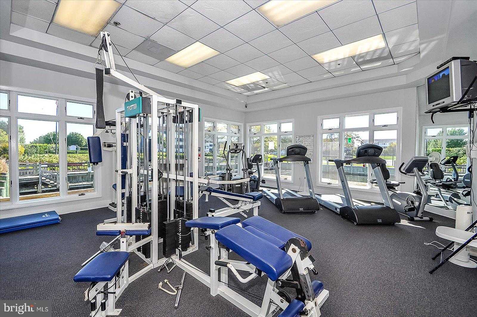 204 S Heron Dr photo 45