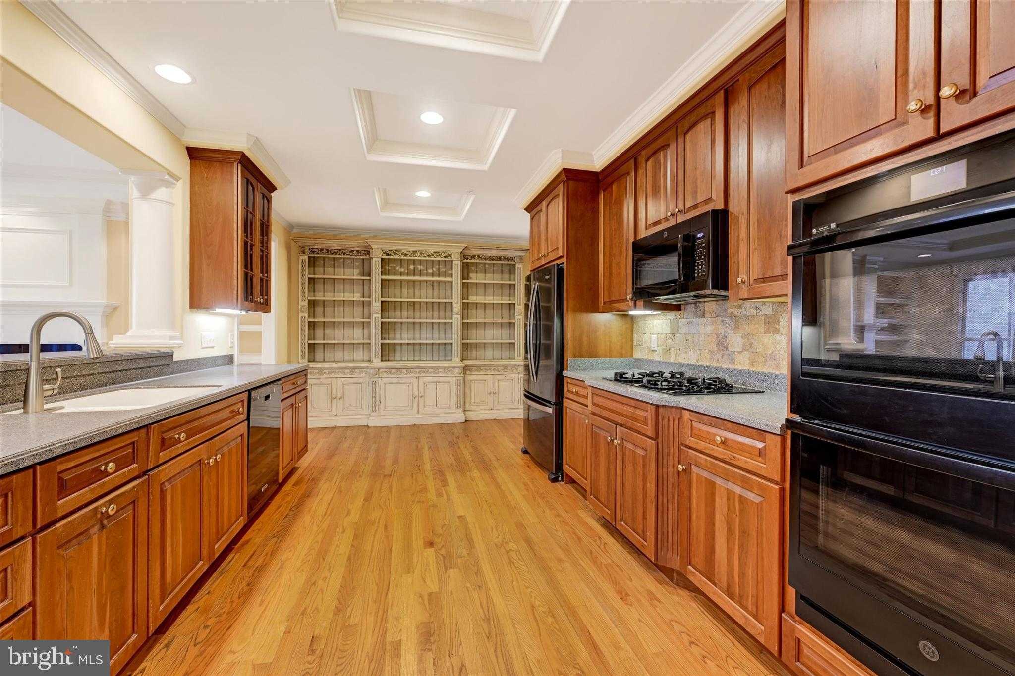 1510 Parkland Dr photo 18