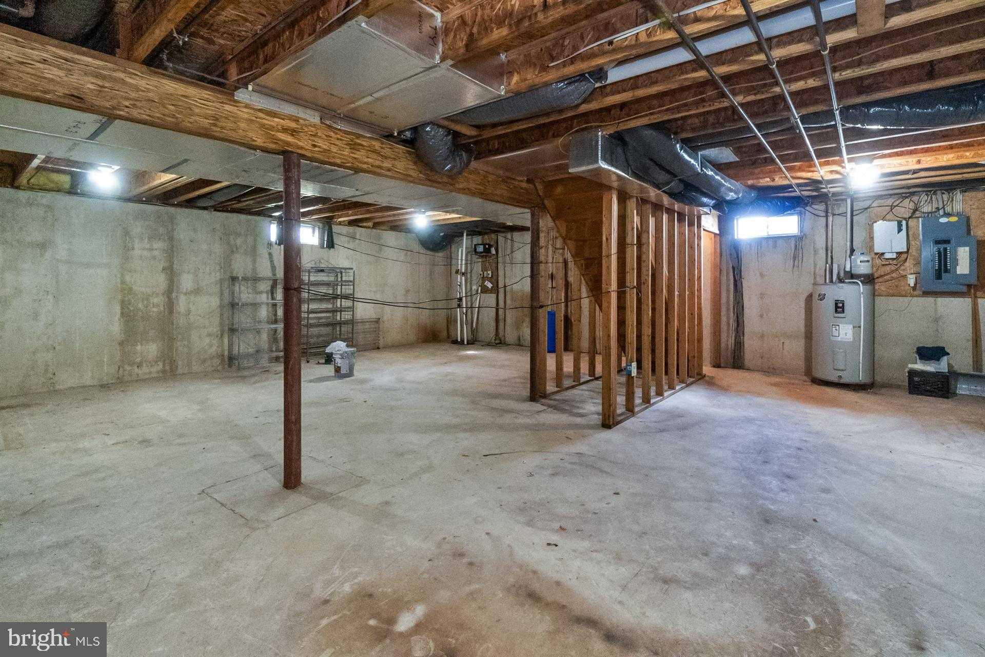 1805 Leedum Ln photo 52