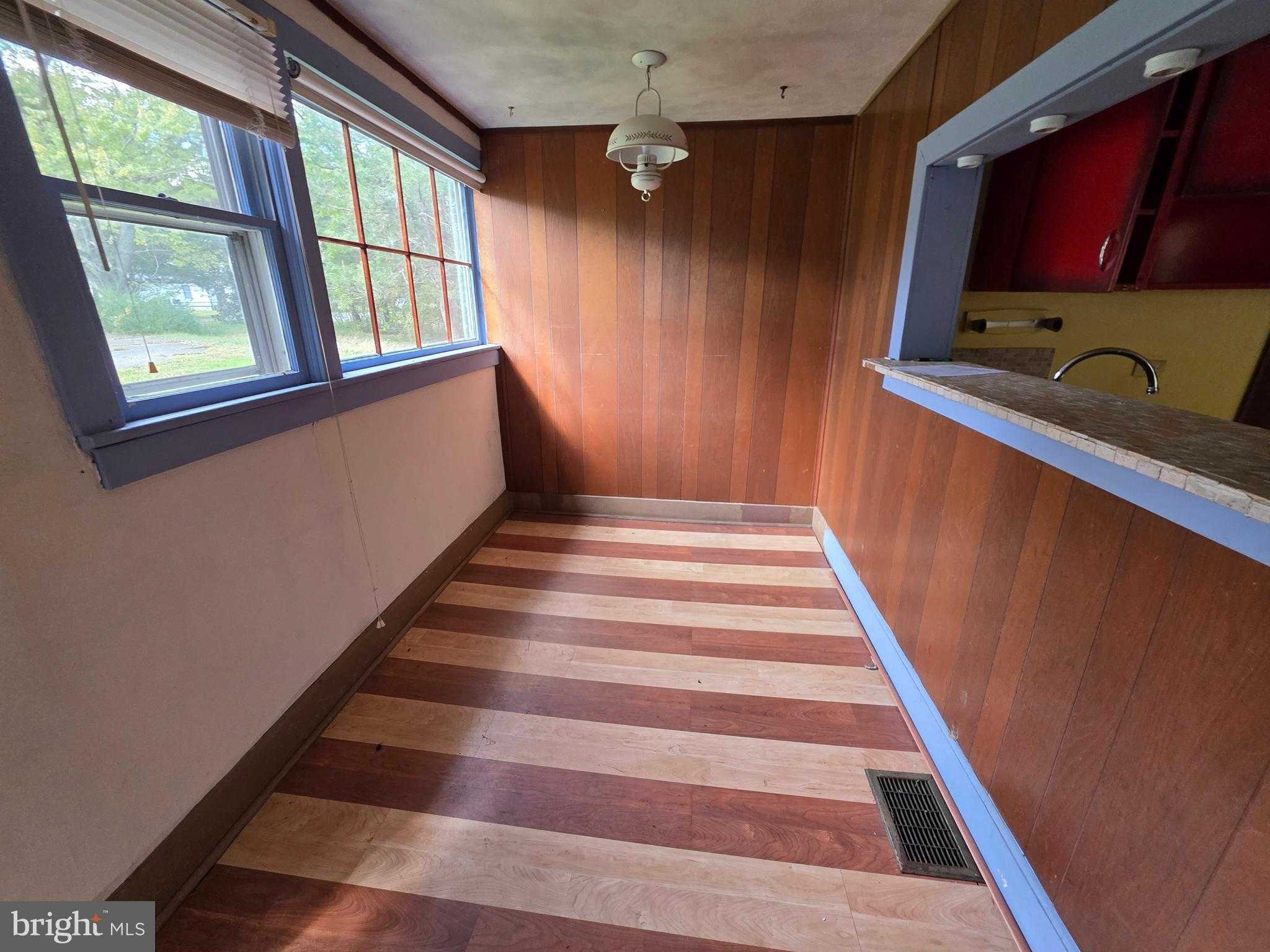 24984 Forrest Cove Way photo 3