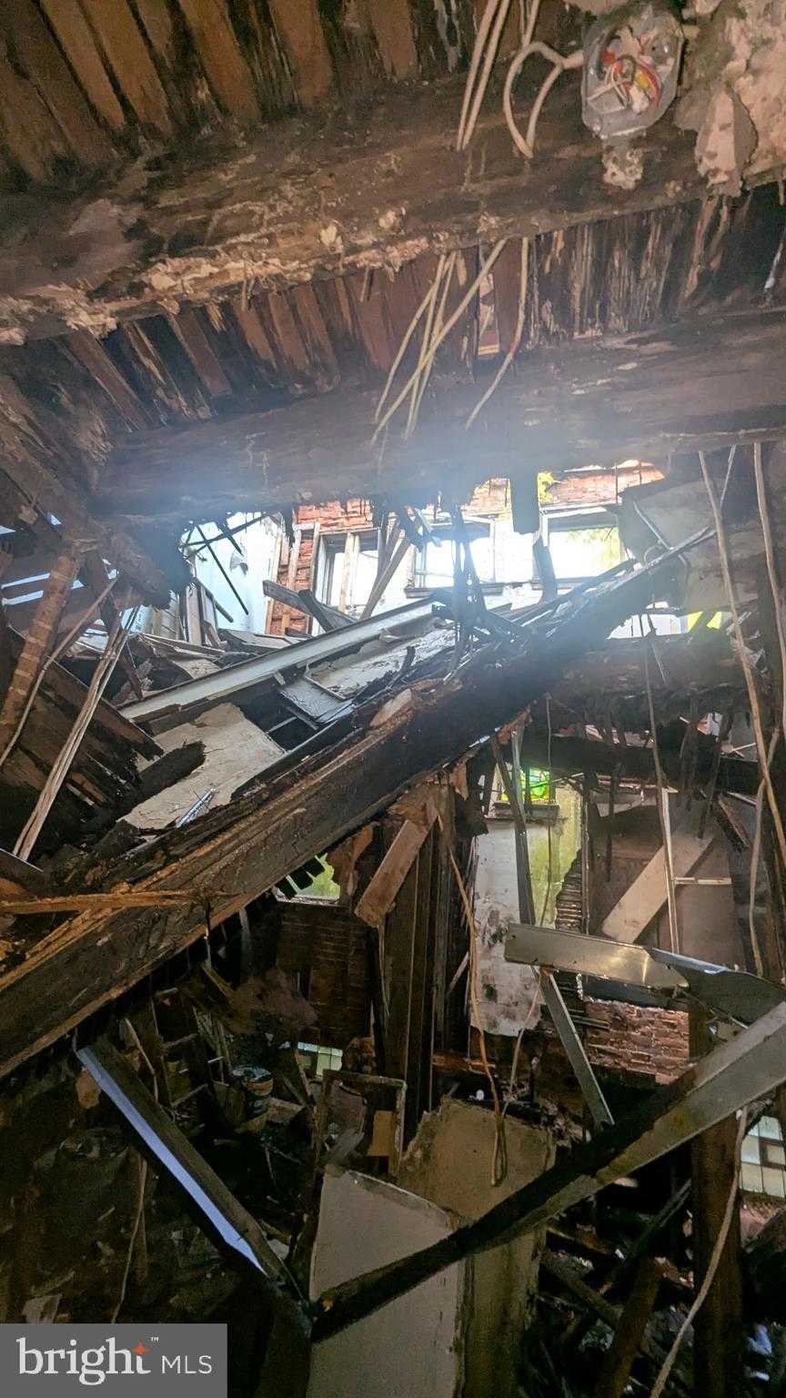 2819 W Somerset St photo 24