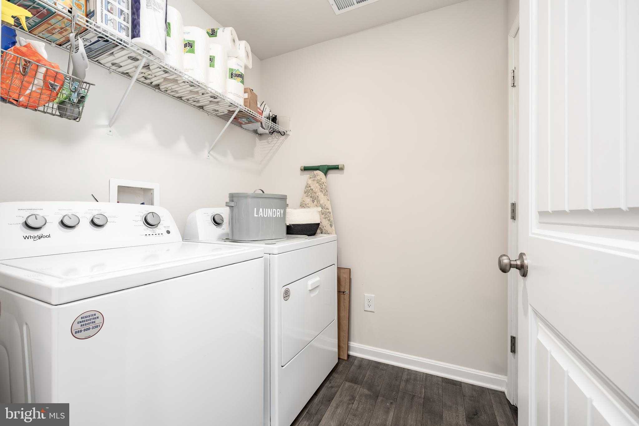 827 Marquis Ave photo 36