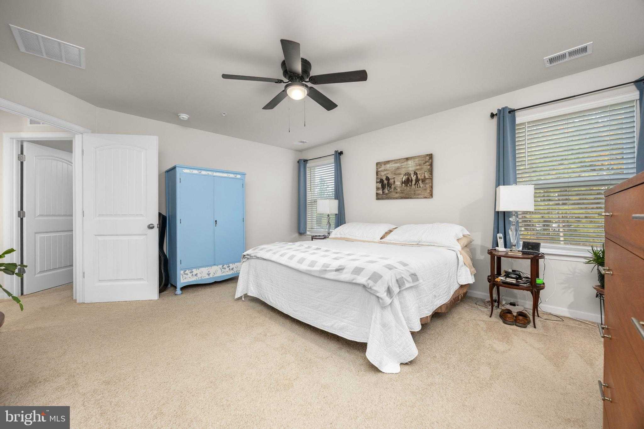 827 Marquis Ave photo 41