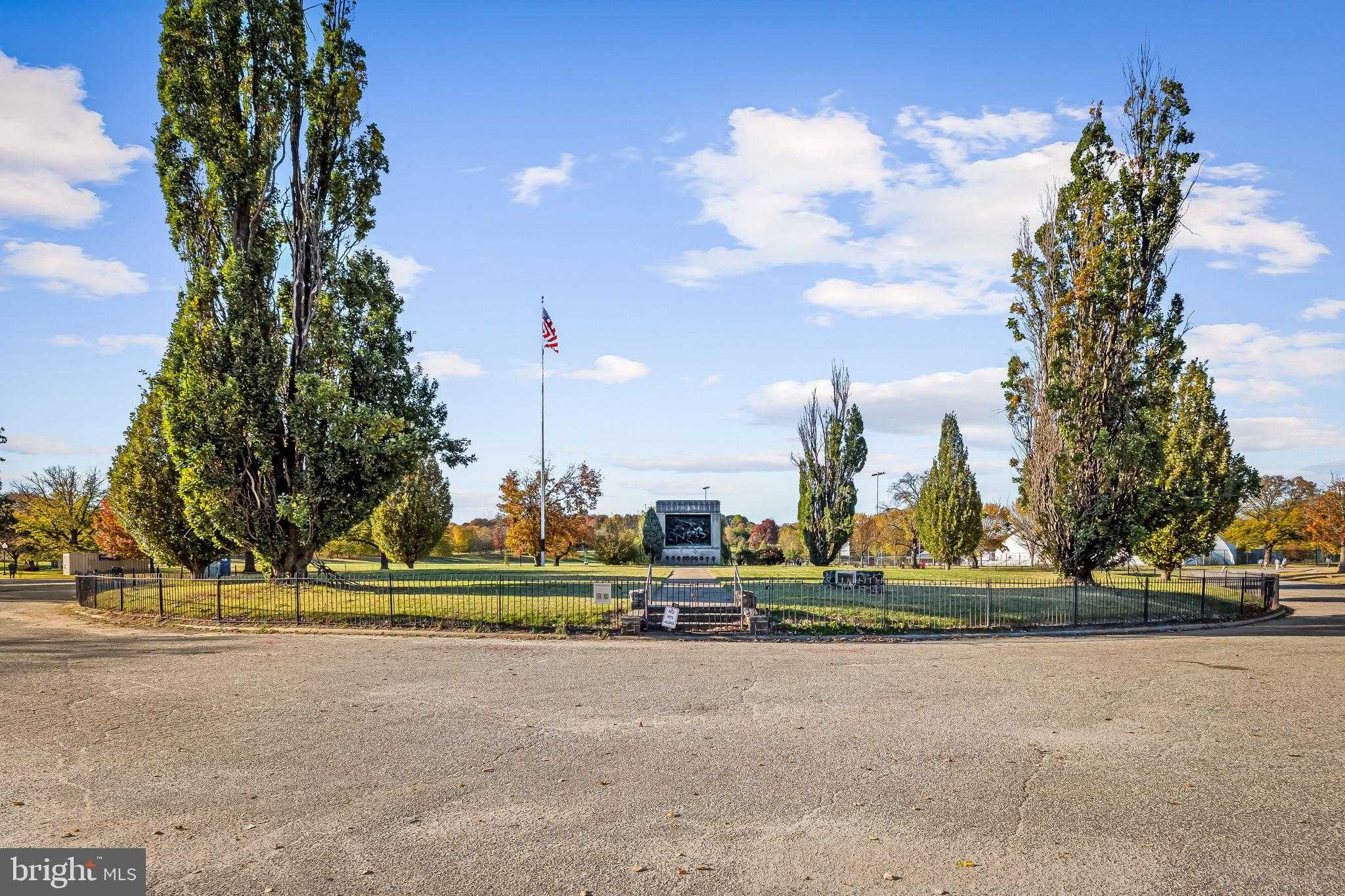 244 S Highland Ave photo 52