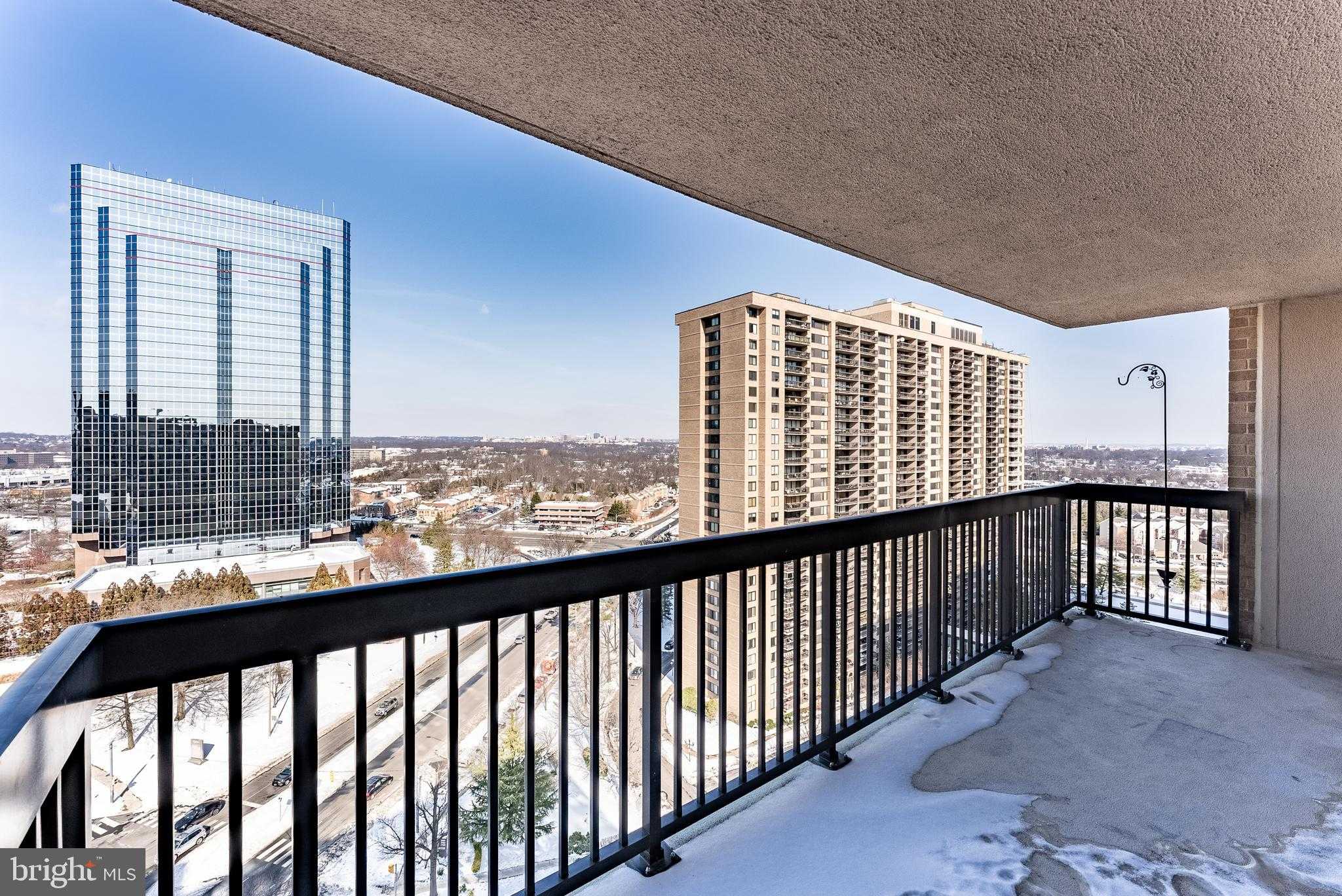 3709 S George Mason Dr photo 12