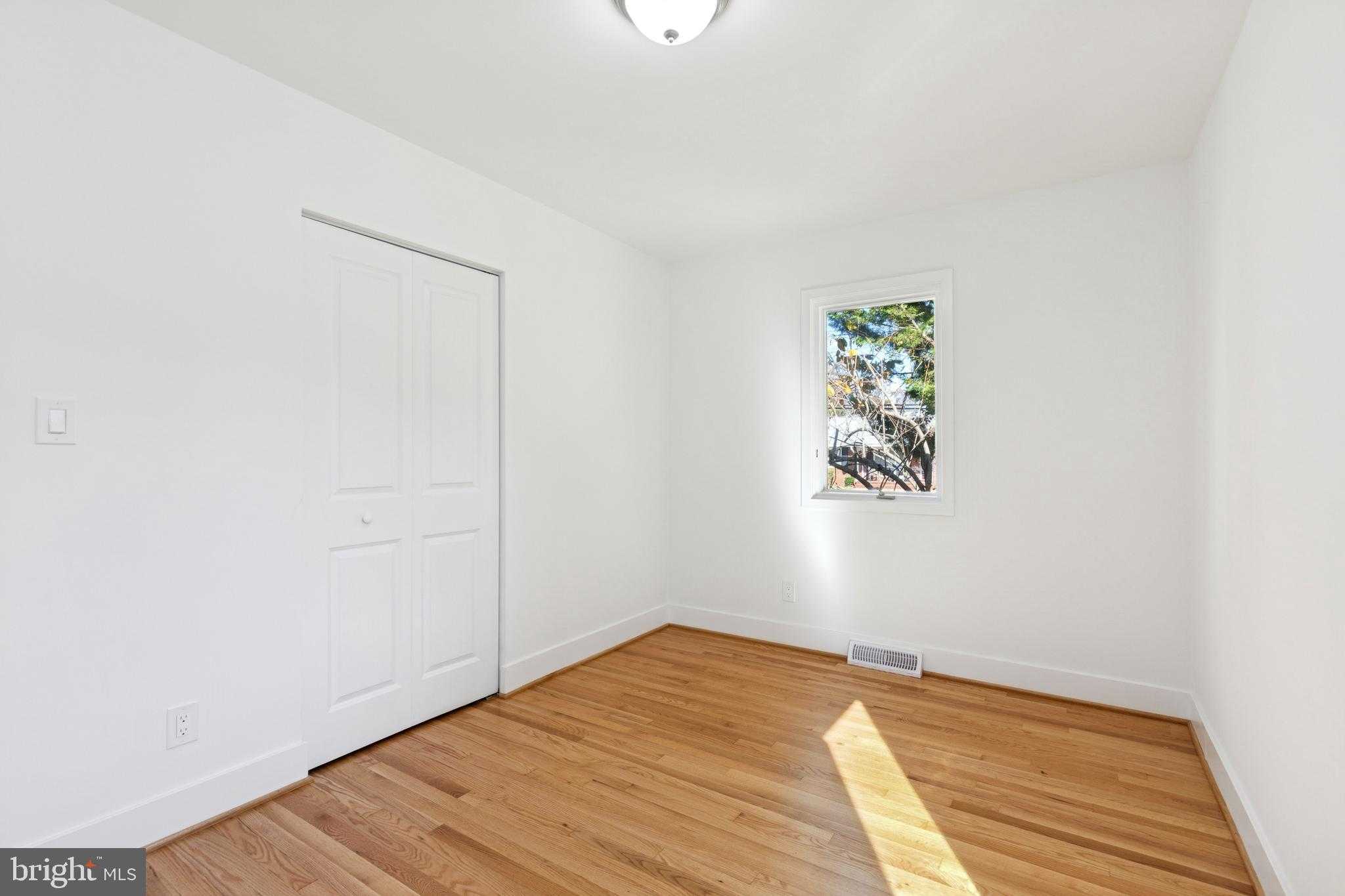 127 Duval Ln photo 32