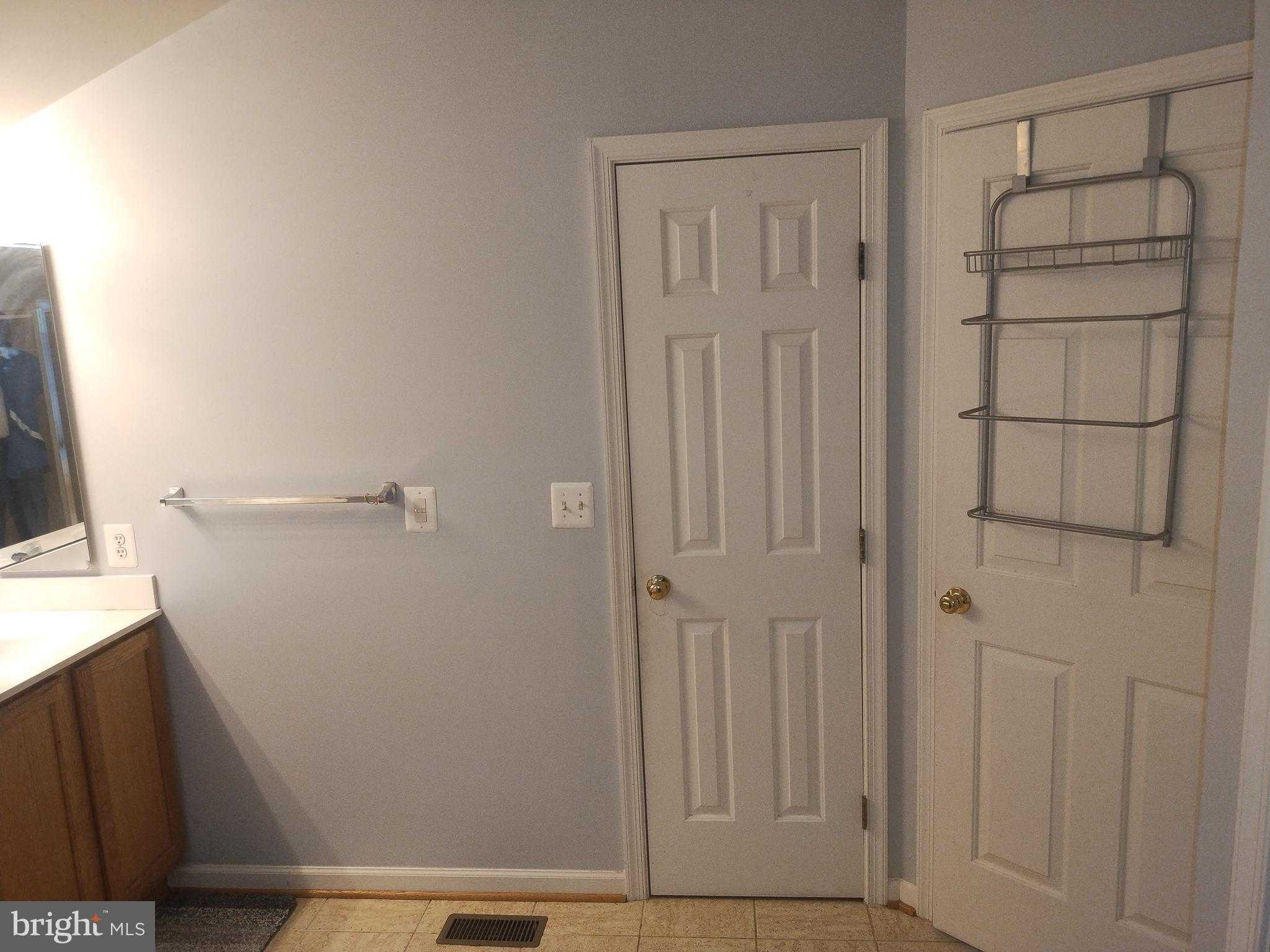 6847 Heathway CT photo 41