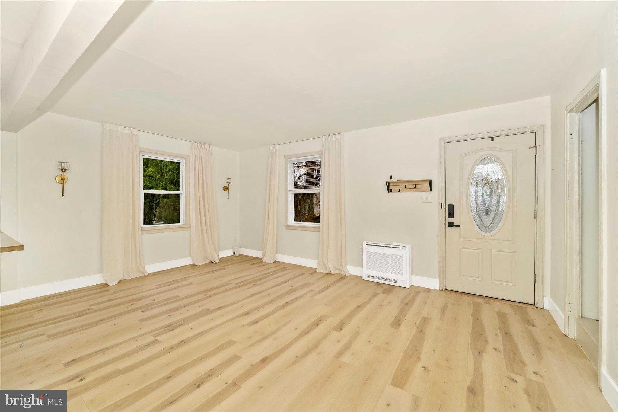 605 Rosemere Ave photo 4