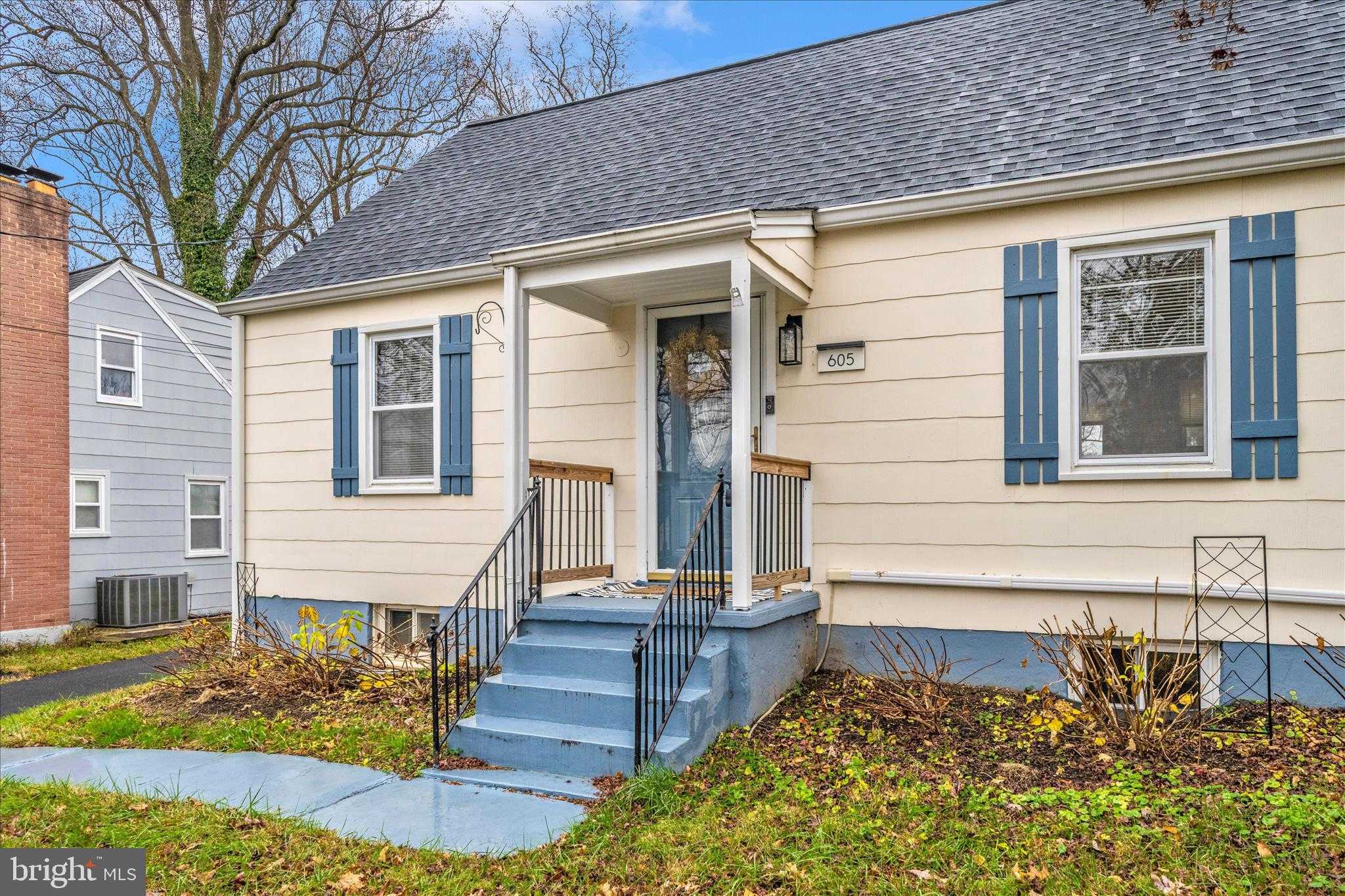 605 Rosemere Ave photo 56