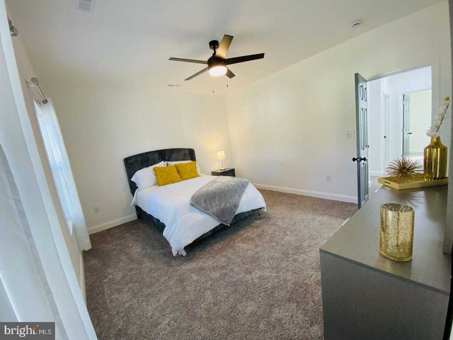 326 2nd Ave photo 46