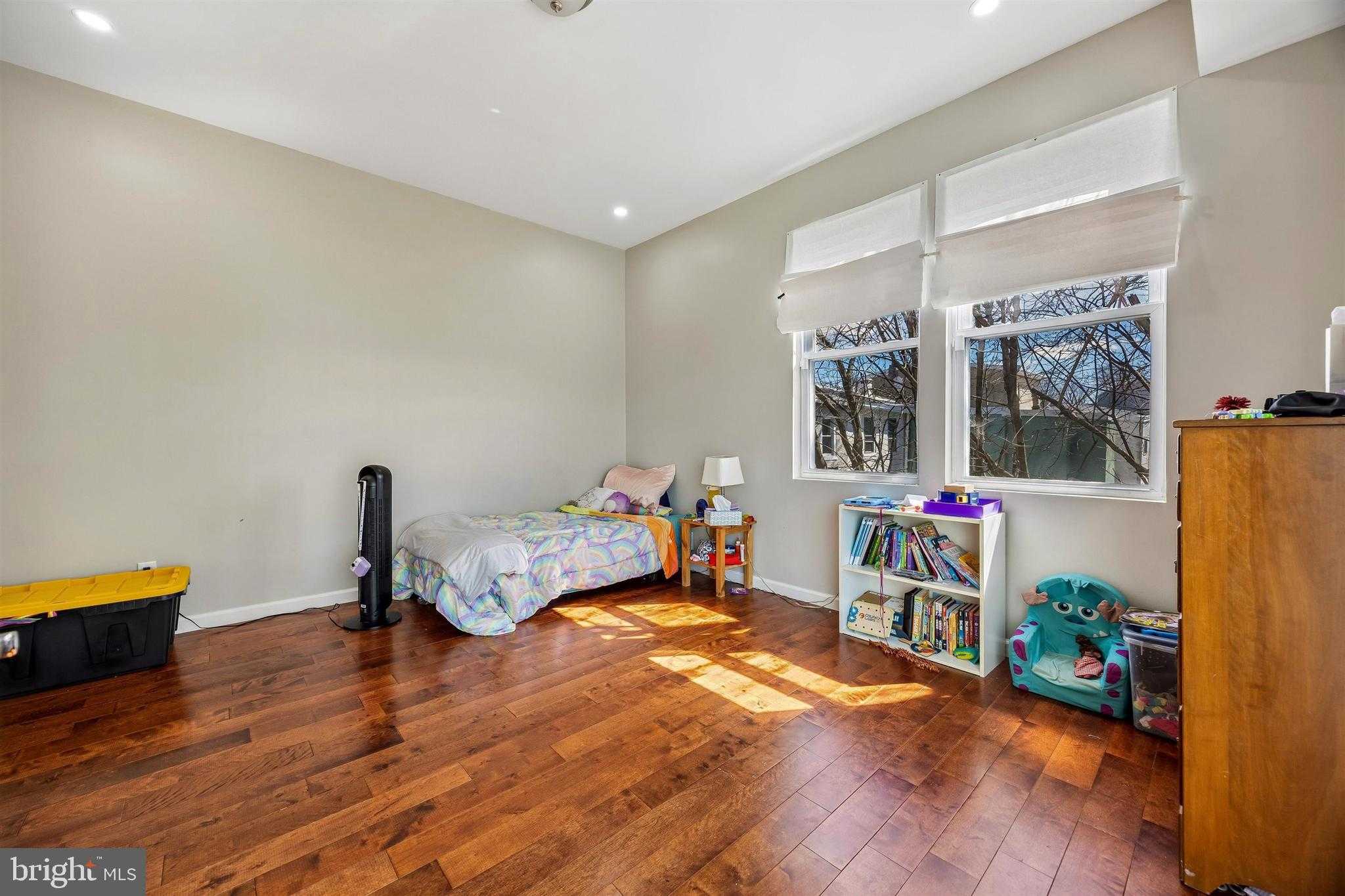 217 Grape St photo 12