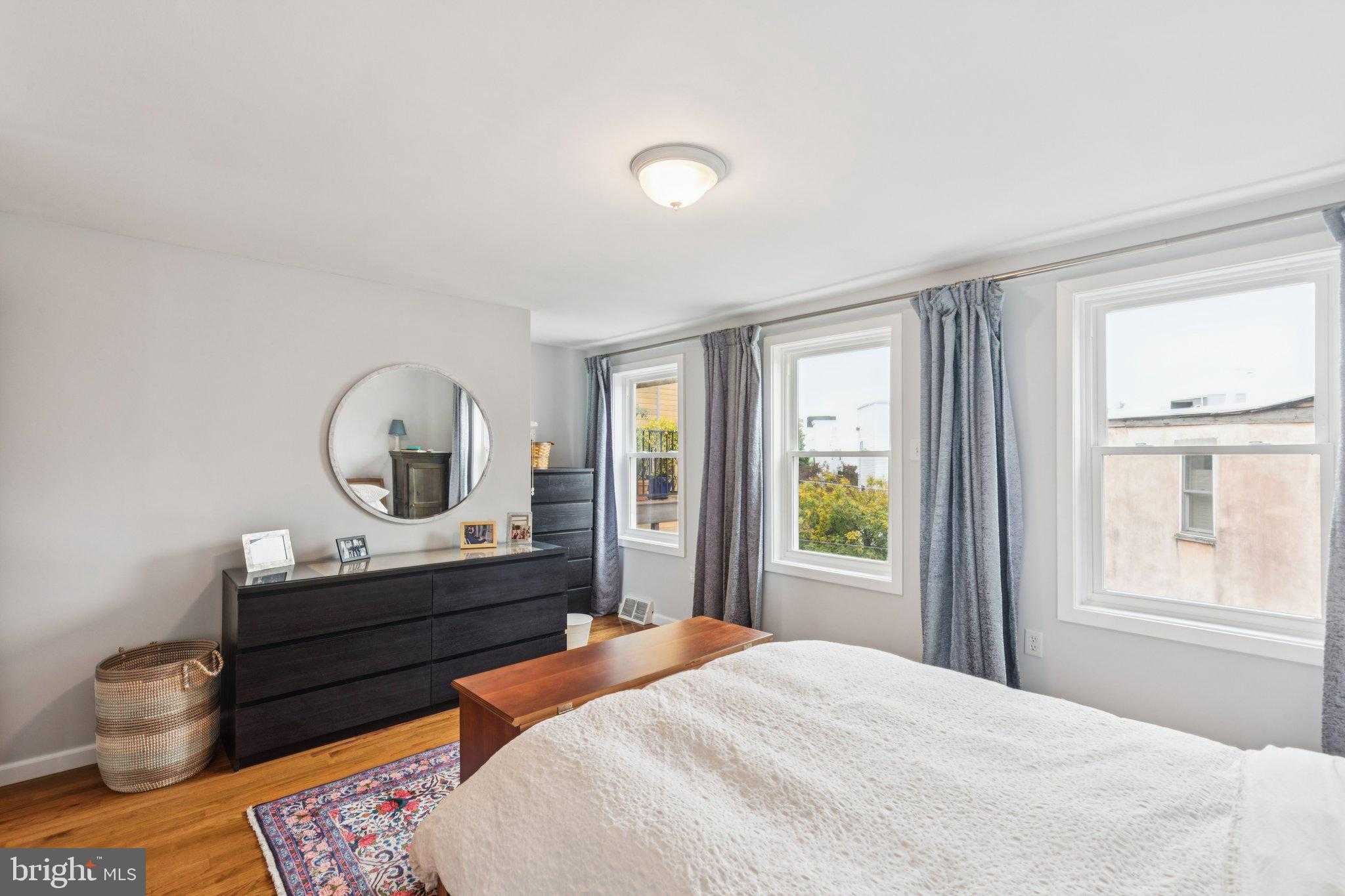 2305 Grays Ferry Ave photo 19