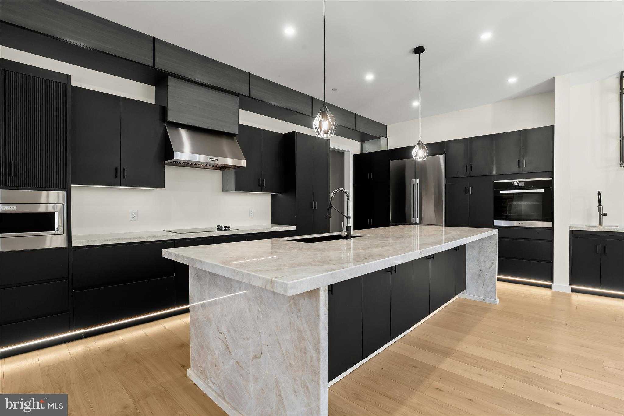 12800 7th St photo 2