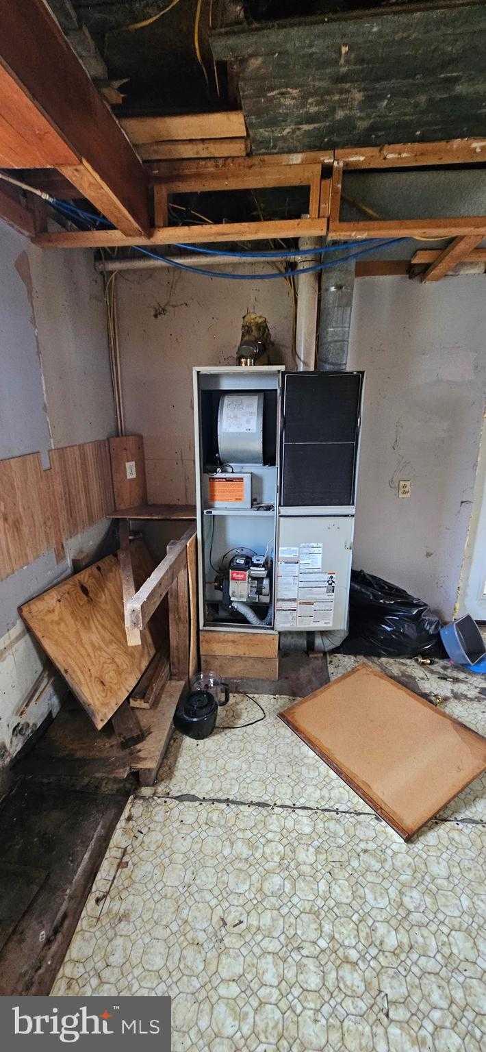 68 Maple St photo 16