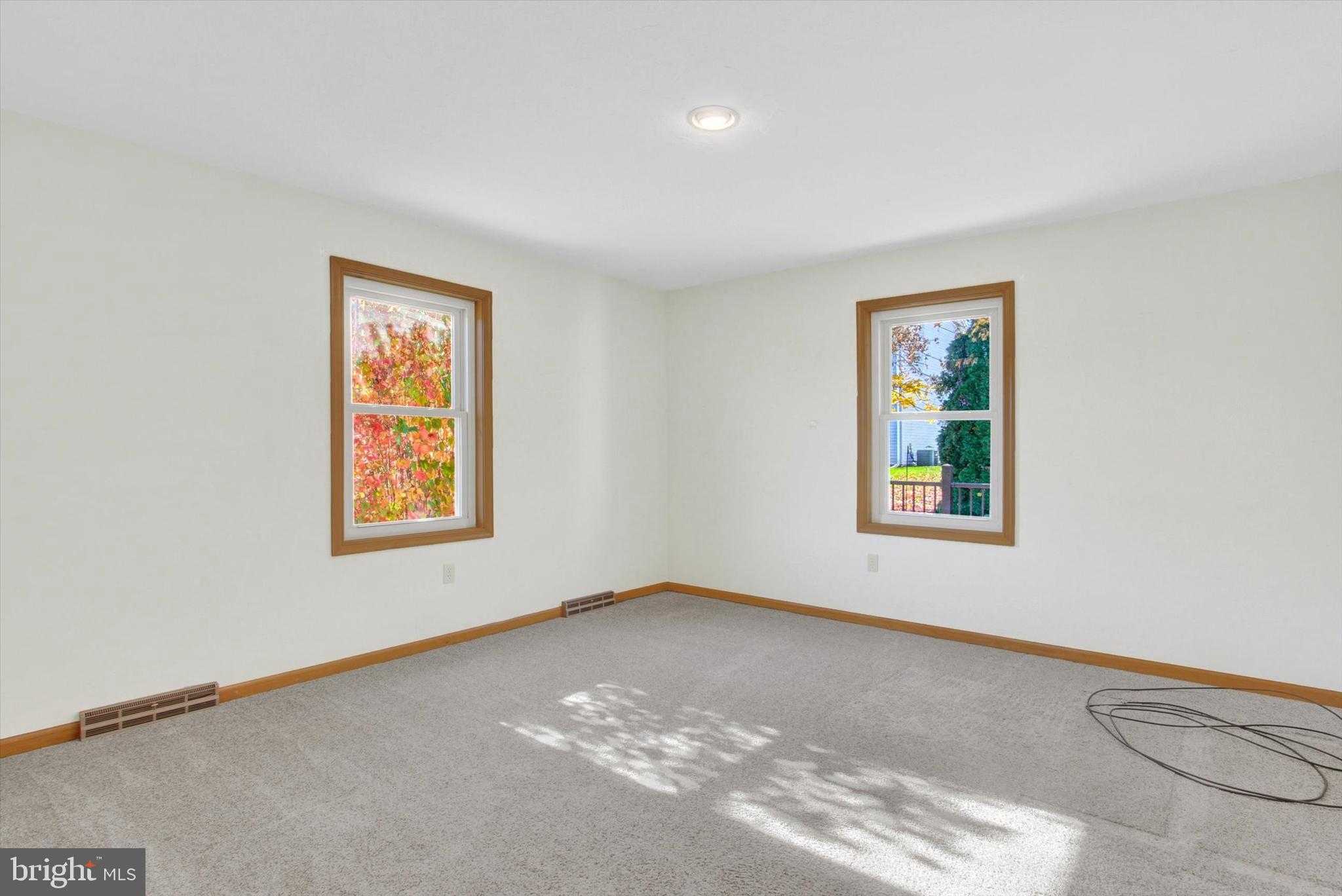 40 Glenwood Dr photo 18