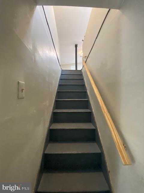 730 Baker St photo 17