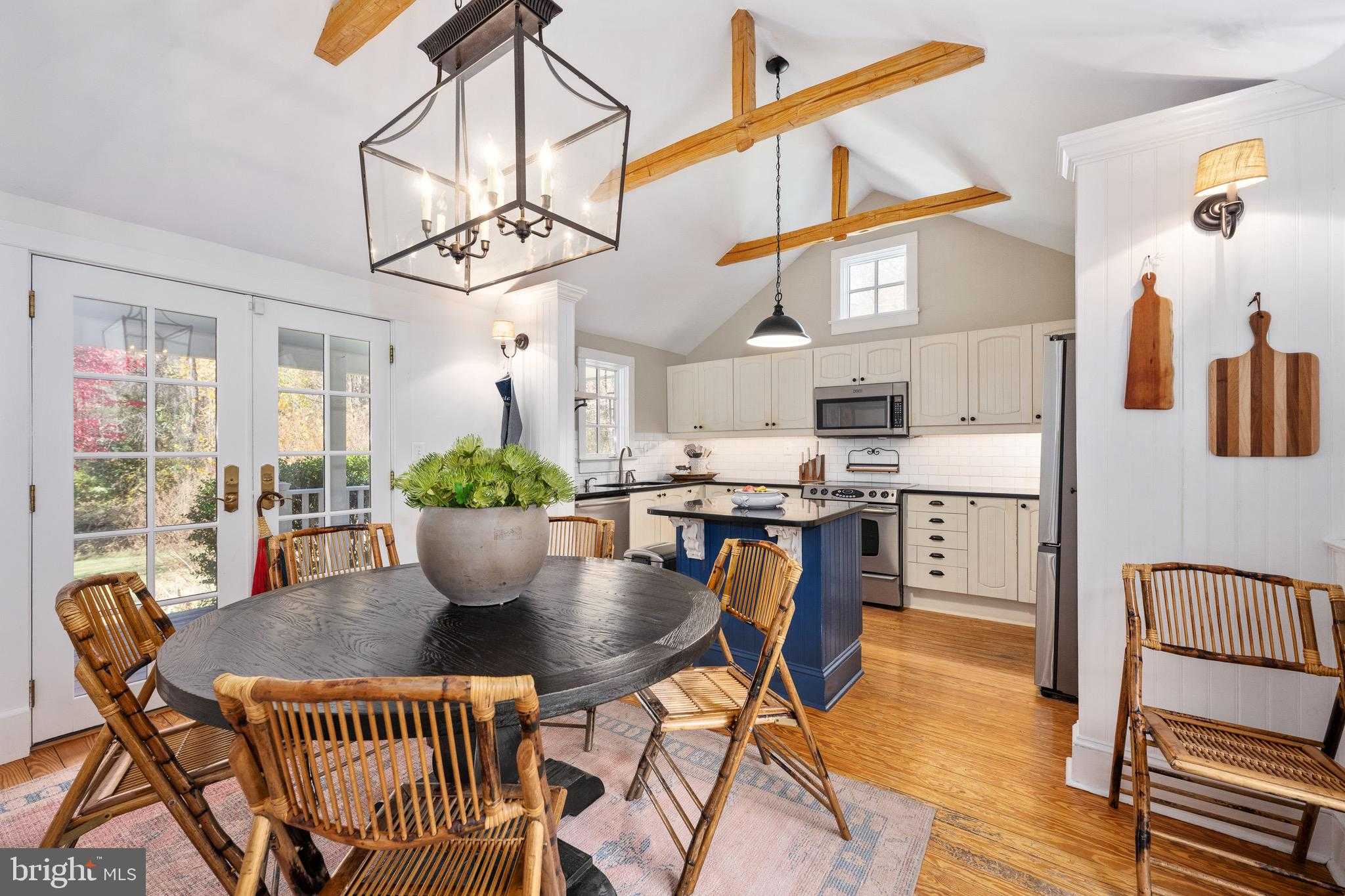 560 Richmond Rd photo 25