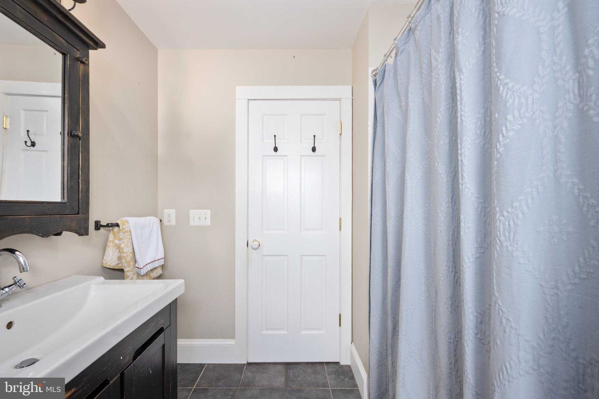 560 Richmond Rd photo 66