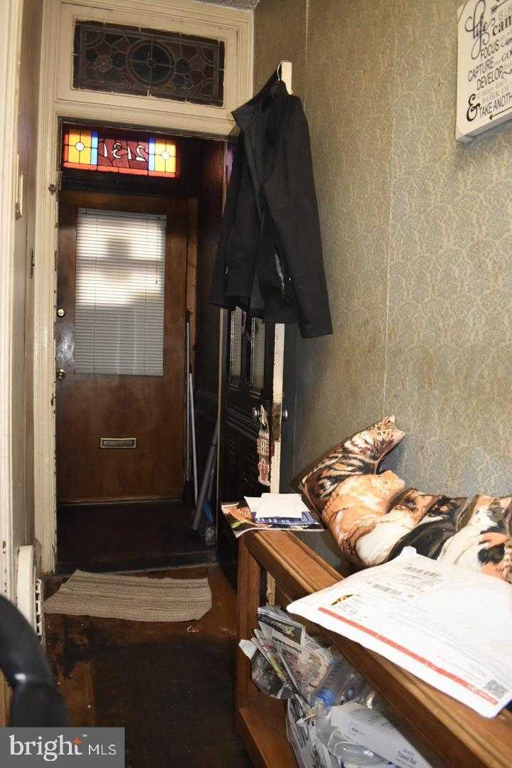 2131 N 28th St photo 3