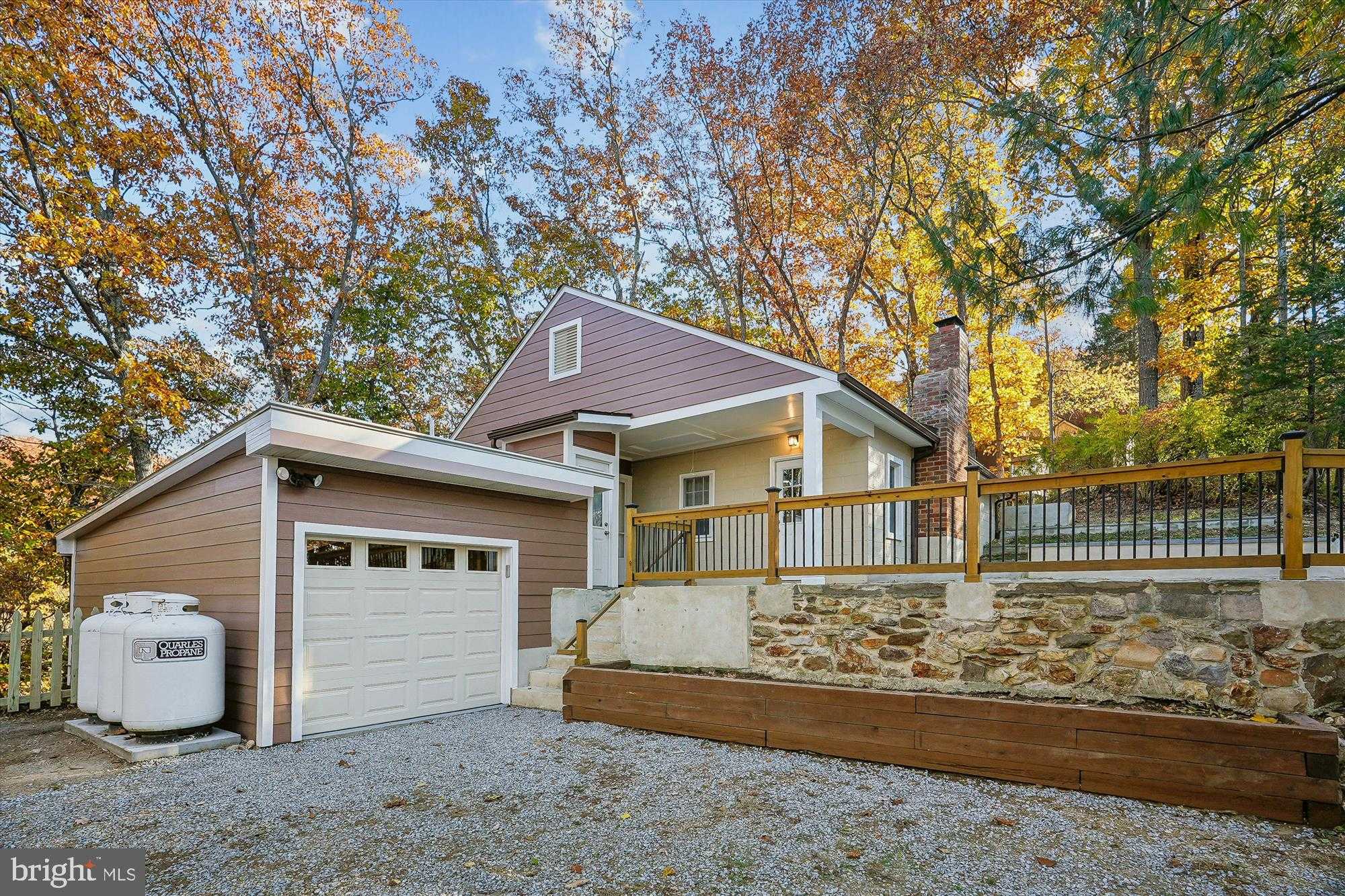 598 Timber Ln photo 2