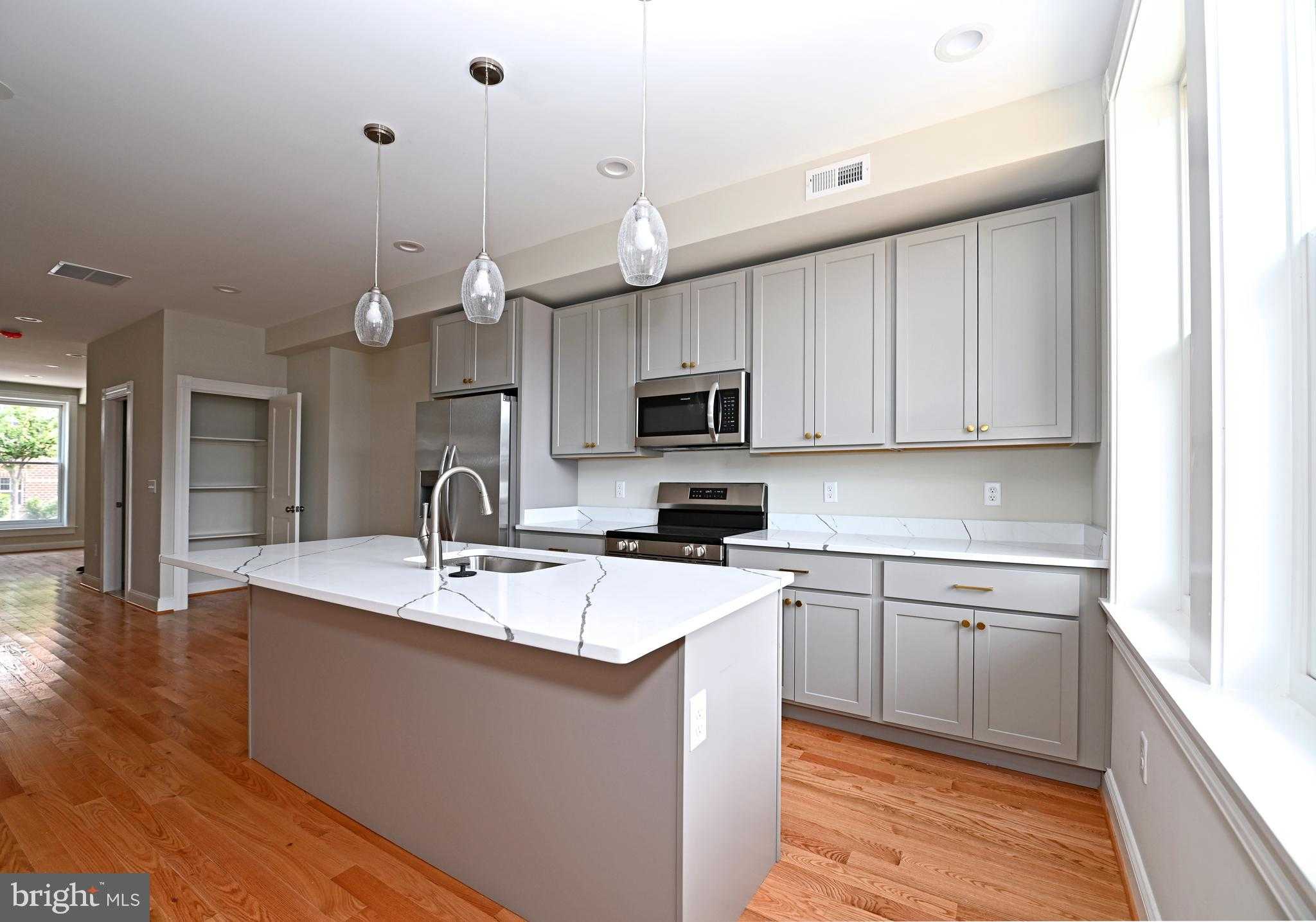 2247 E Biddle St photo 5