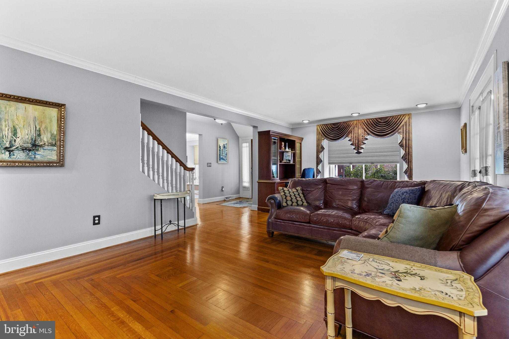 517 W Main St photo 14