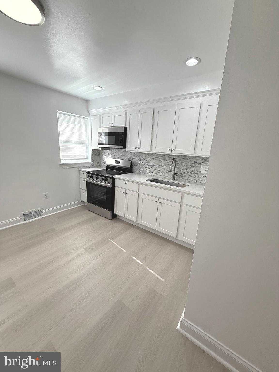 815 E Cold Spring Ln photo 11