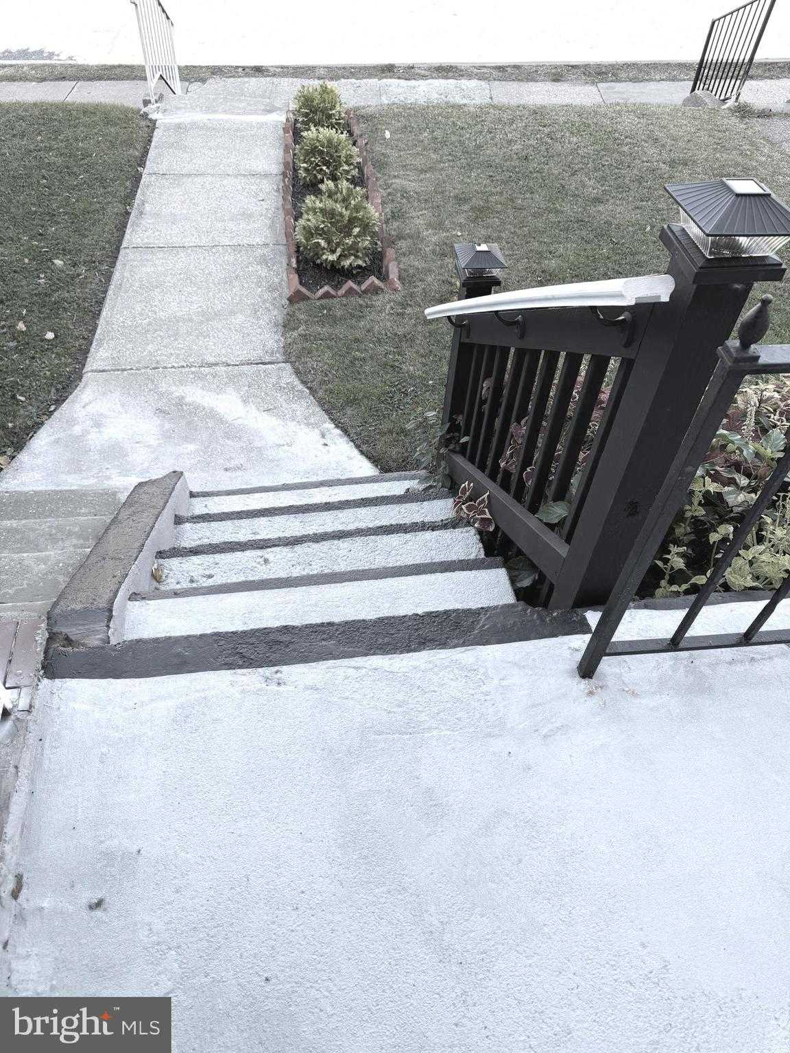 815 E Cold Spring Ln photo 4