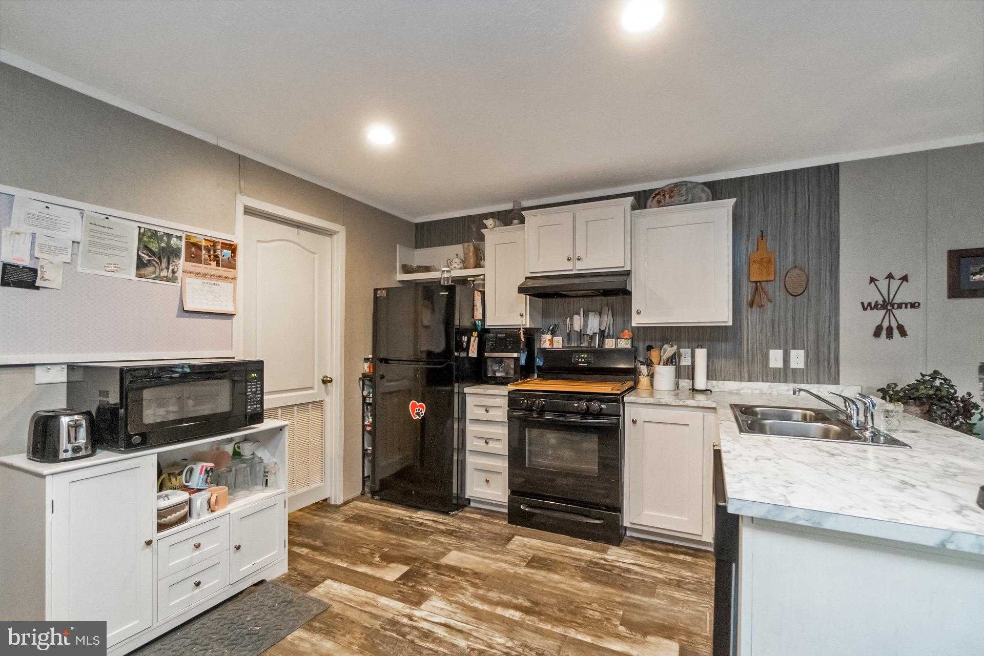 1041 Dogwood St photo 8