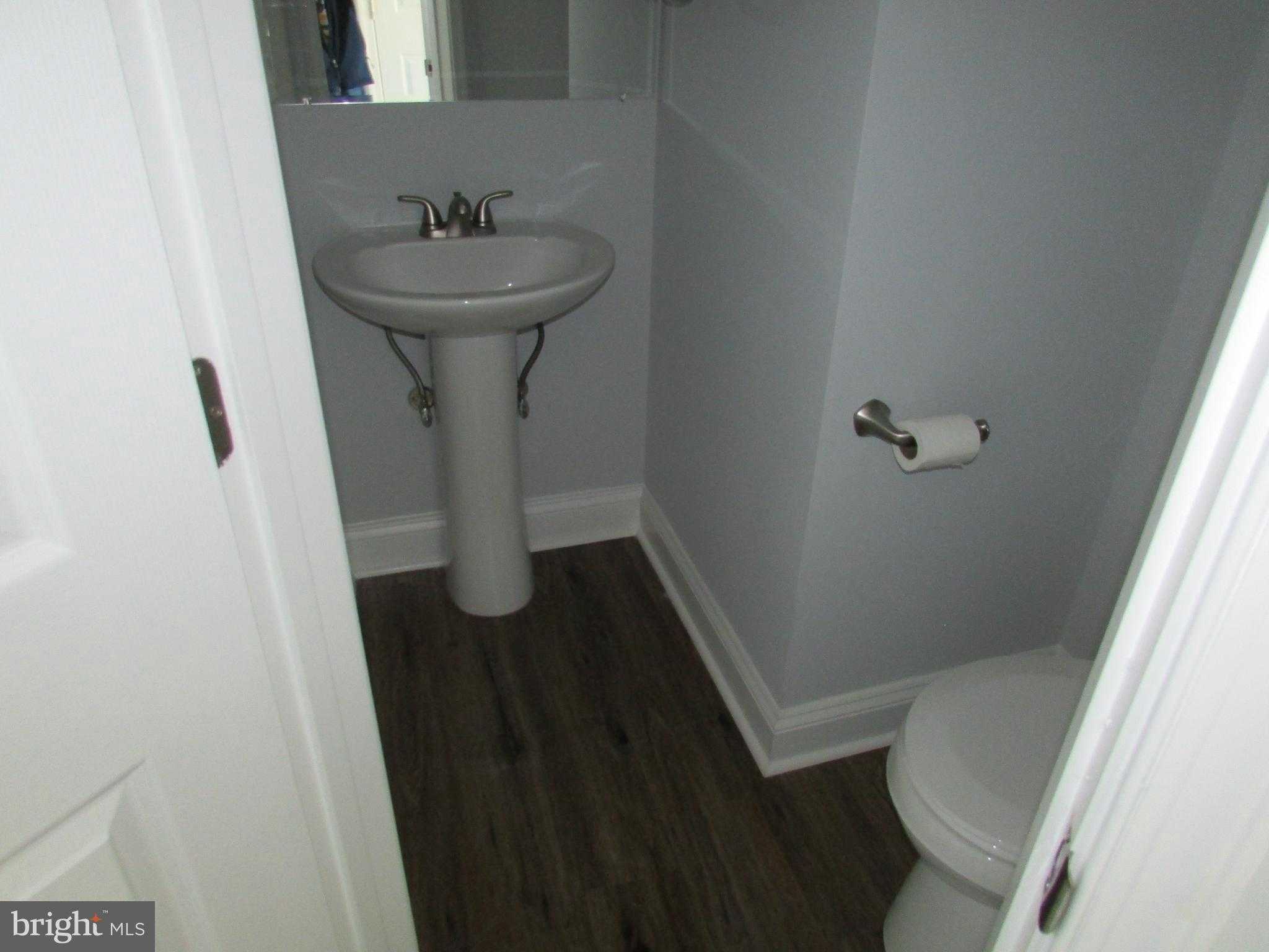 76 Place Dr photo 32