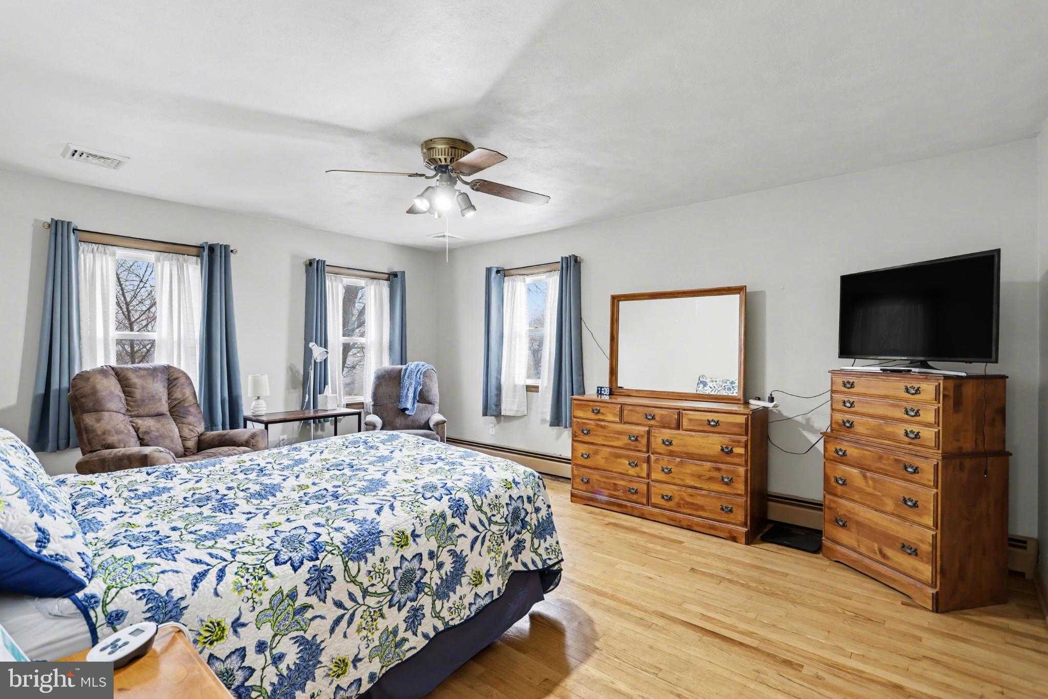 479 Frederick Dr photo 16