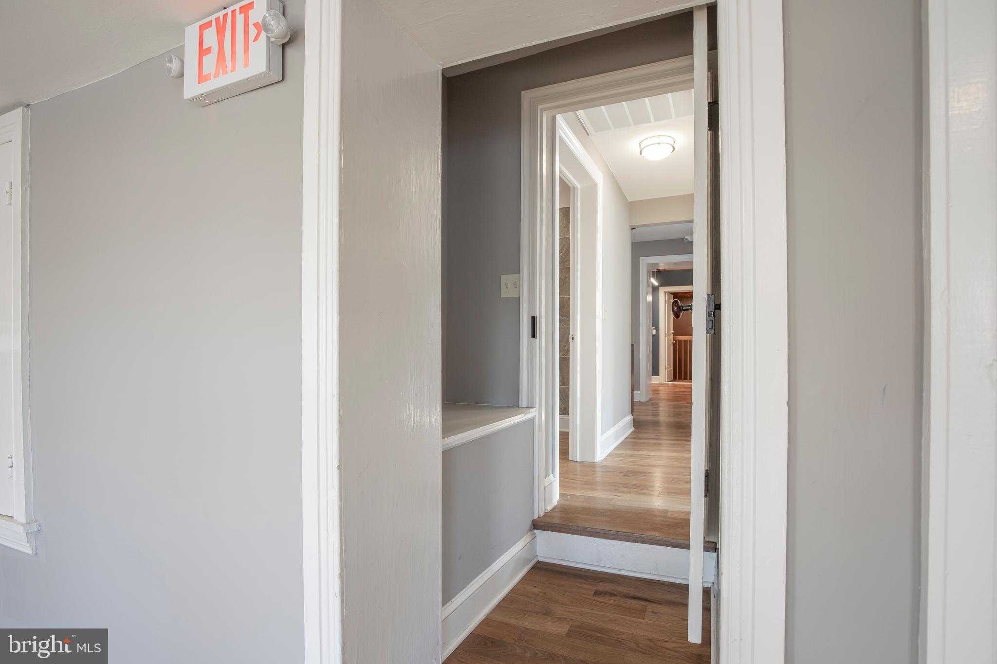 169 N Main St photo 37