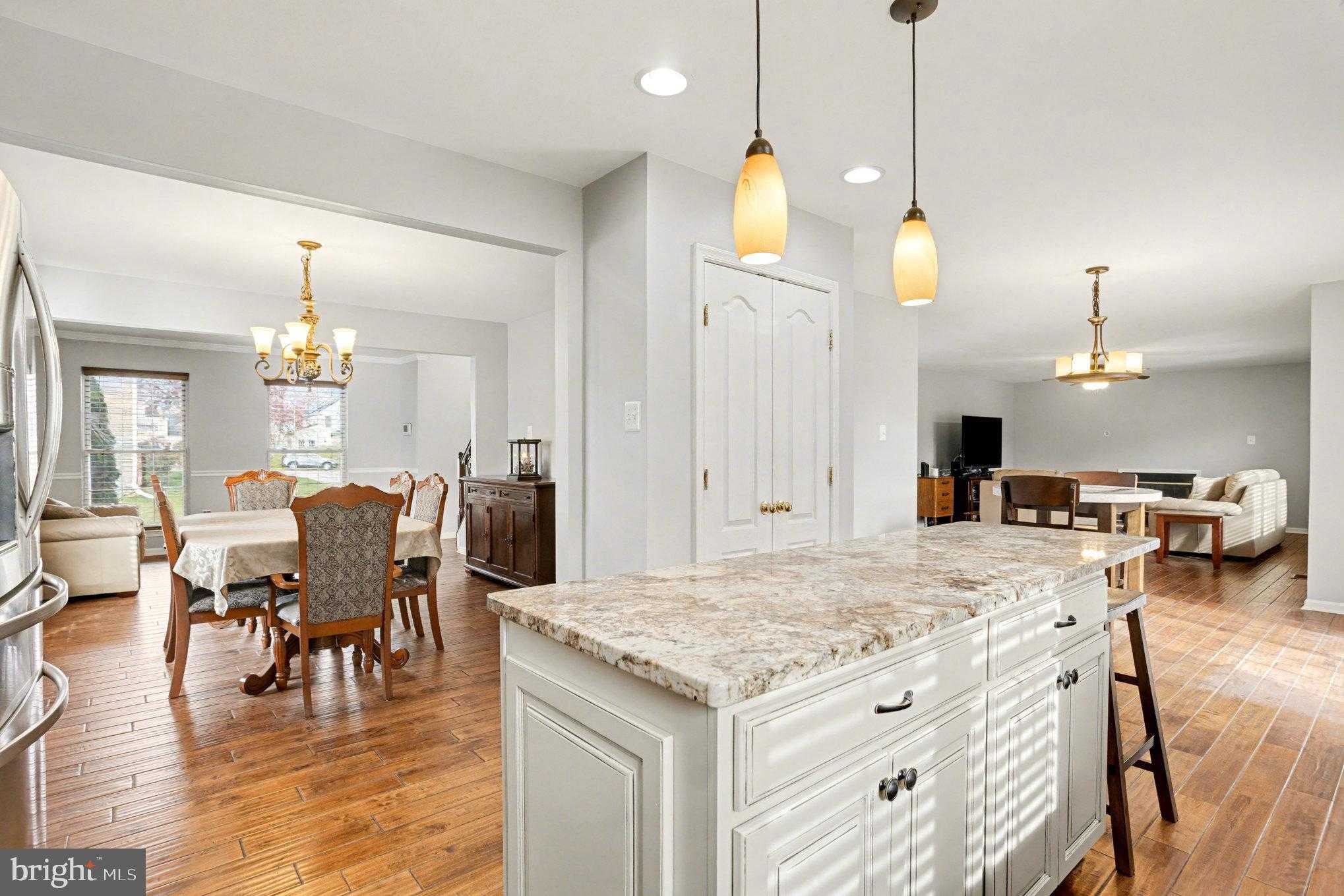 2935 Ancon CT photo 12