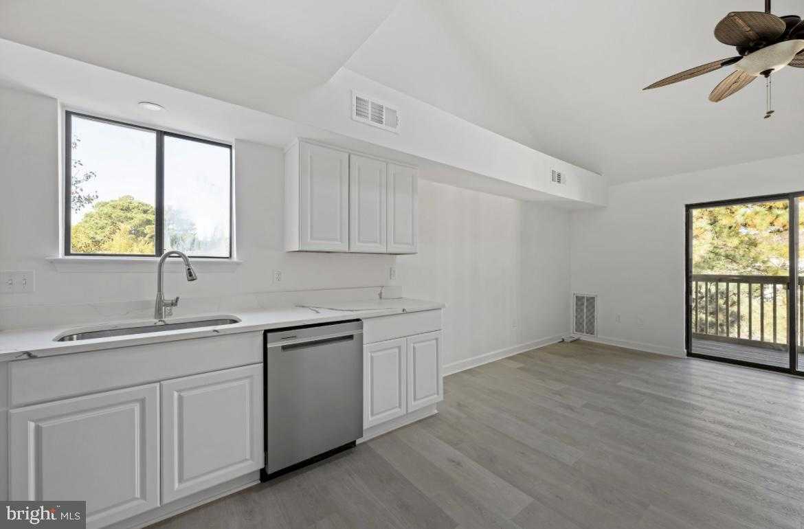 14300 Jarvis Ave photo 7