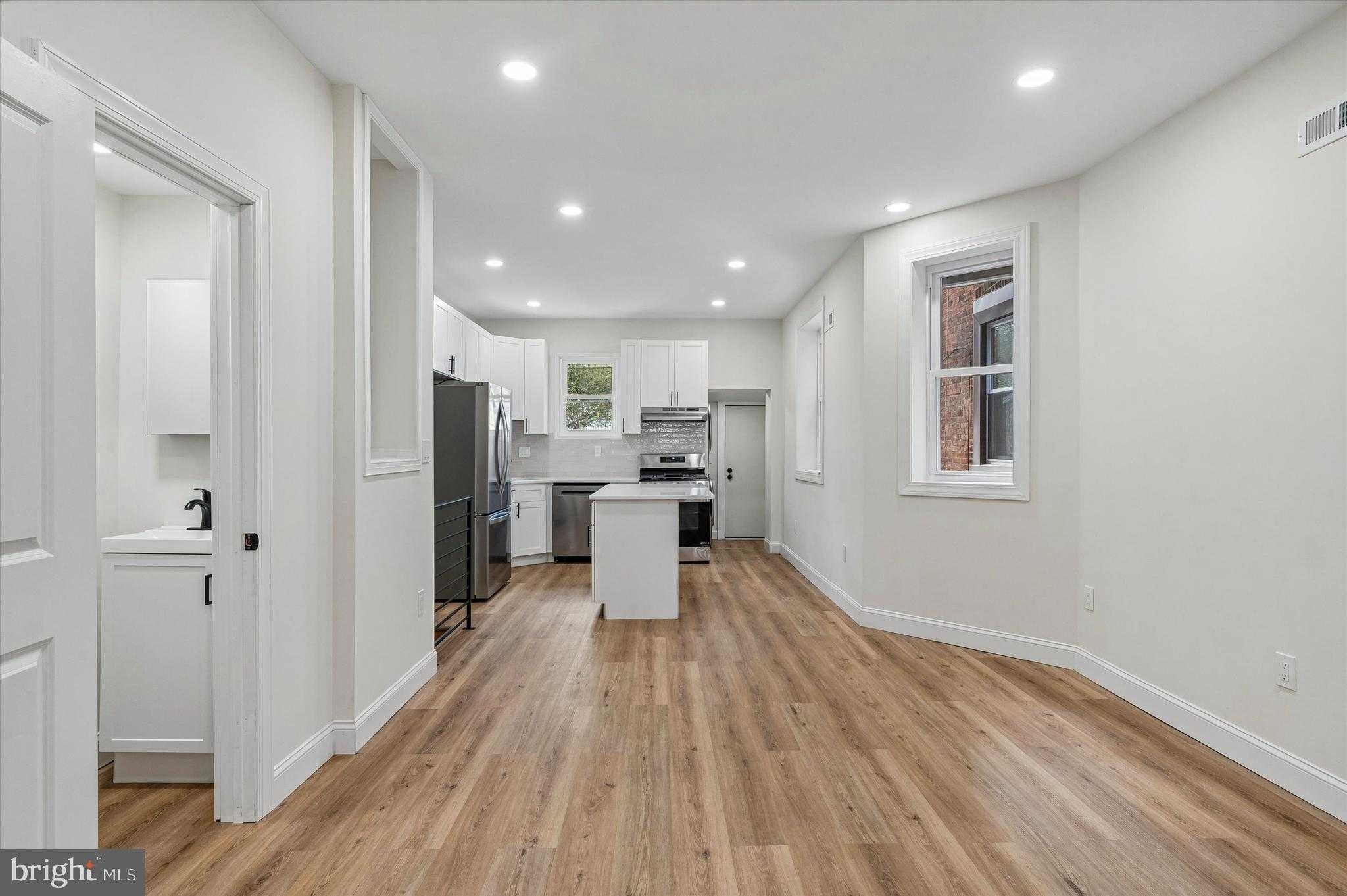 5612 Larchwood Ave photo 4