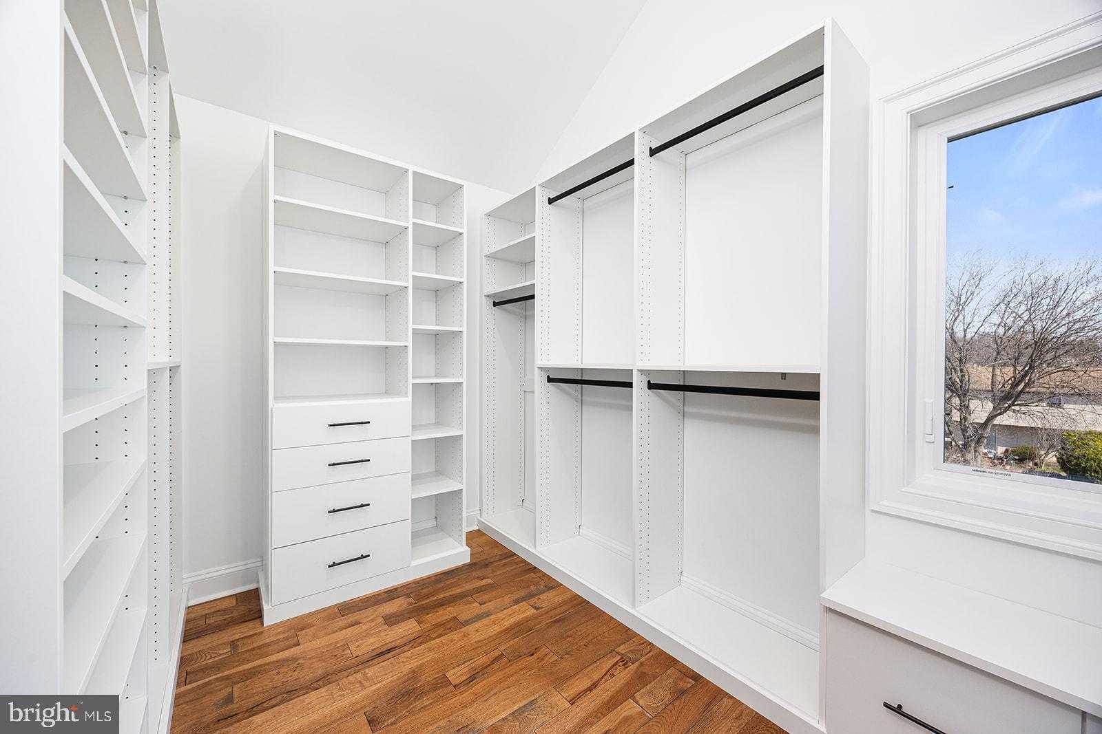 607 Summer St photo 31