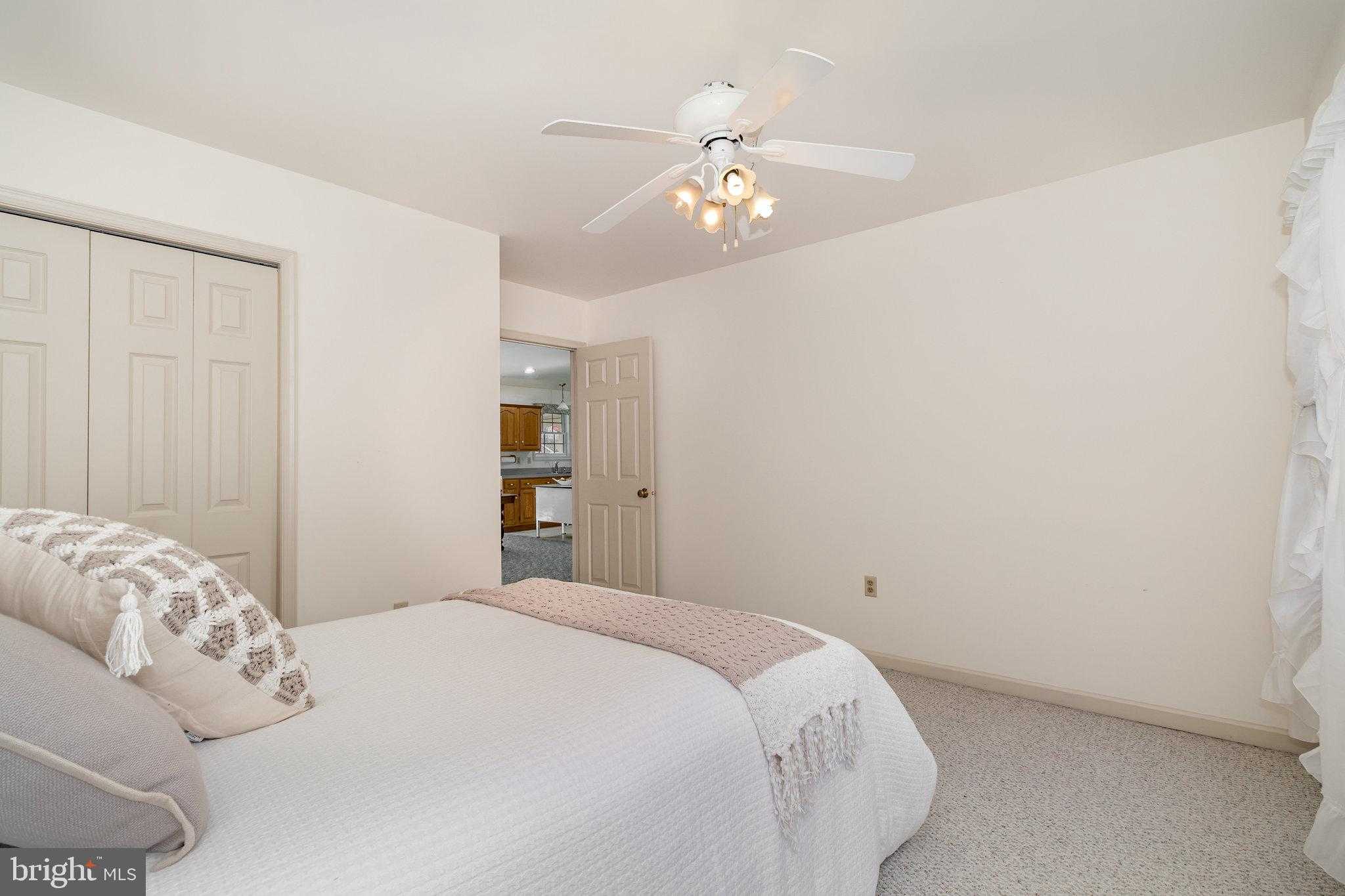 15 Lakeview Dr photo 16