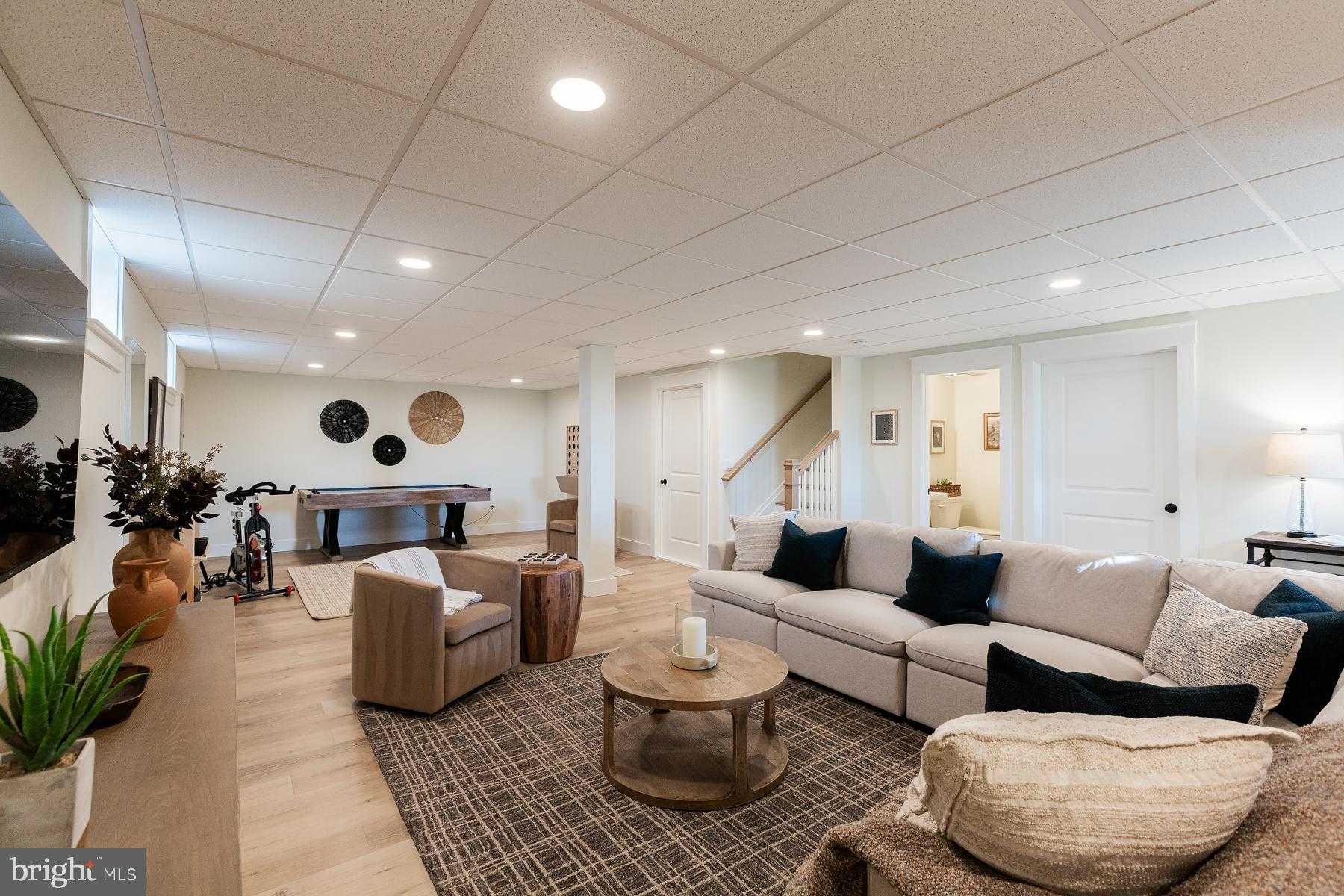 371 Wickmere St photo 34