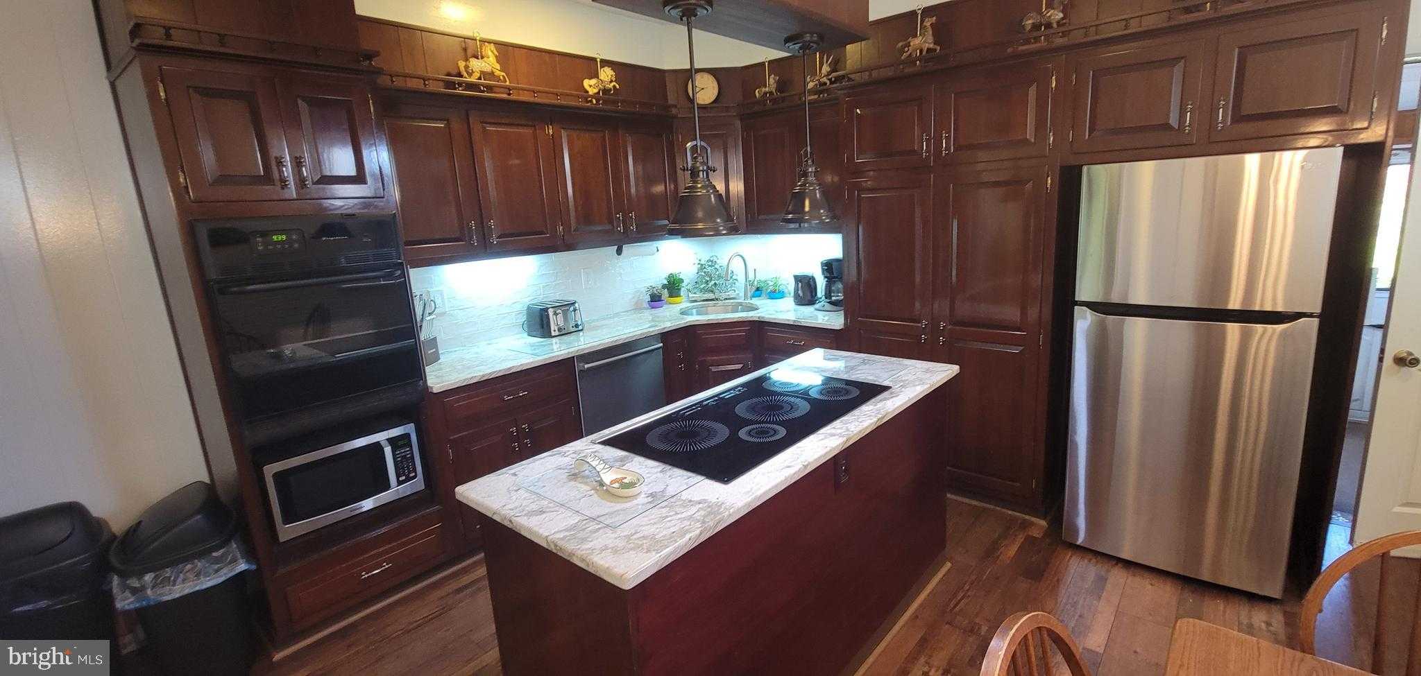 8088 Fairview St photo 8