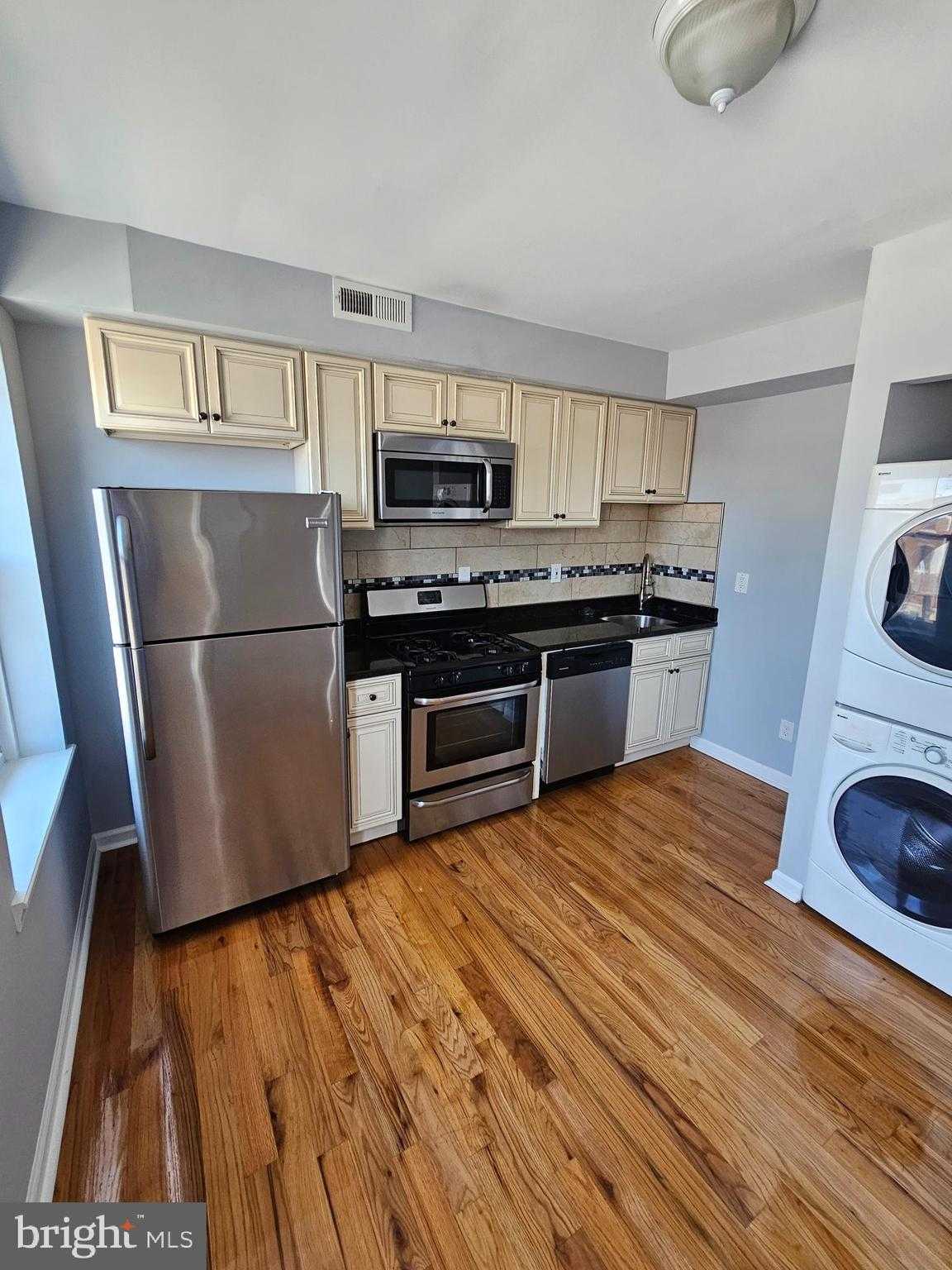 1135 E Susquehanna Ave photo 29