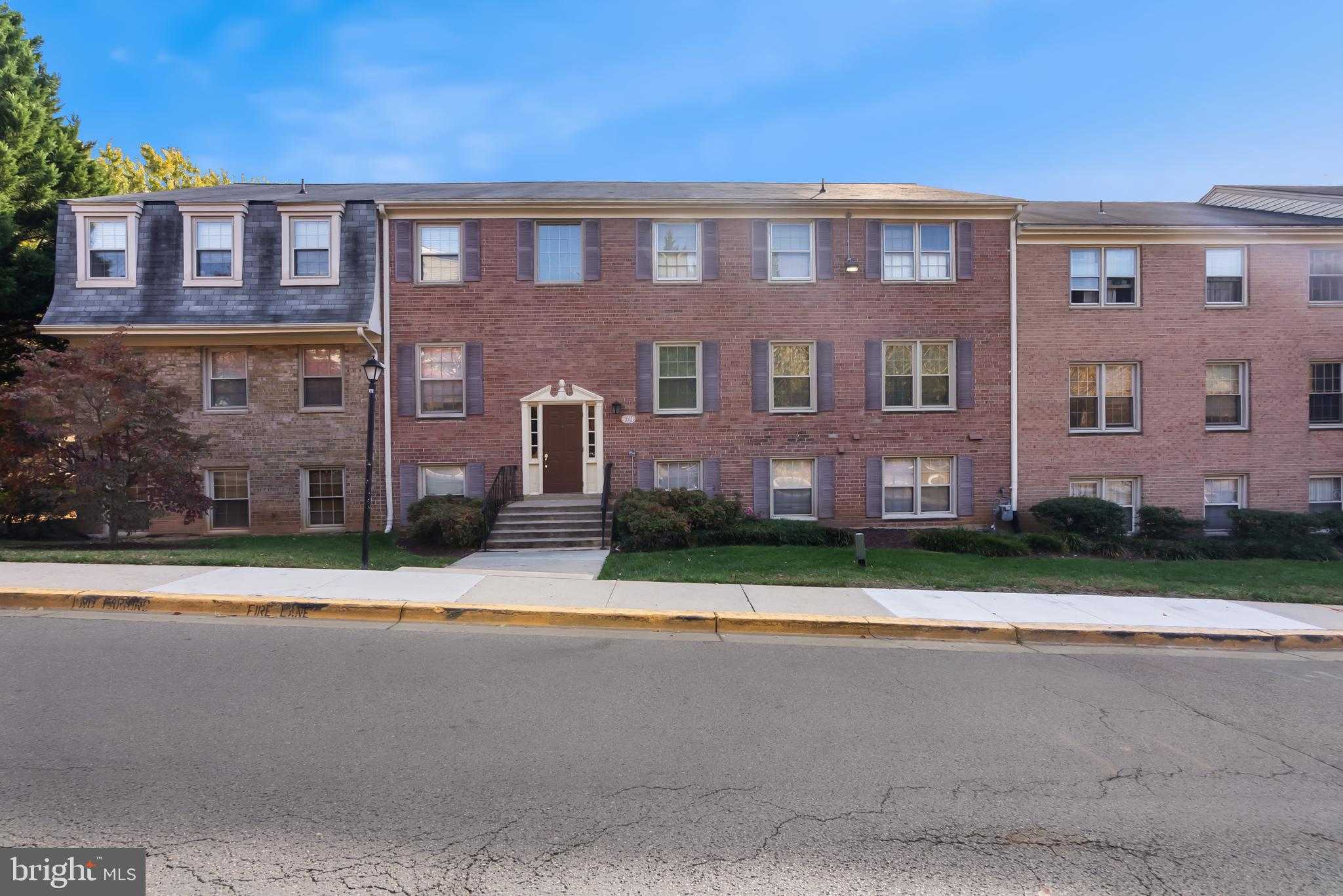 6024 Westchester Park Dr Apt 202 photo 2