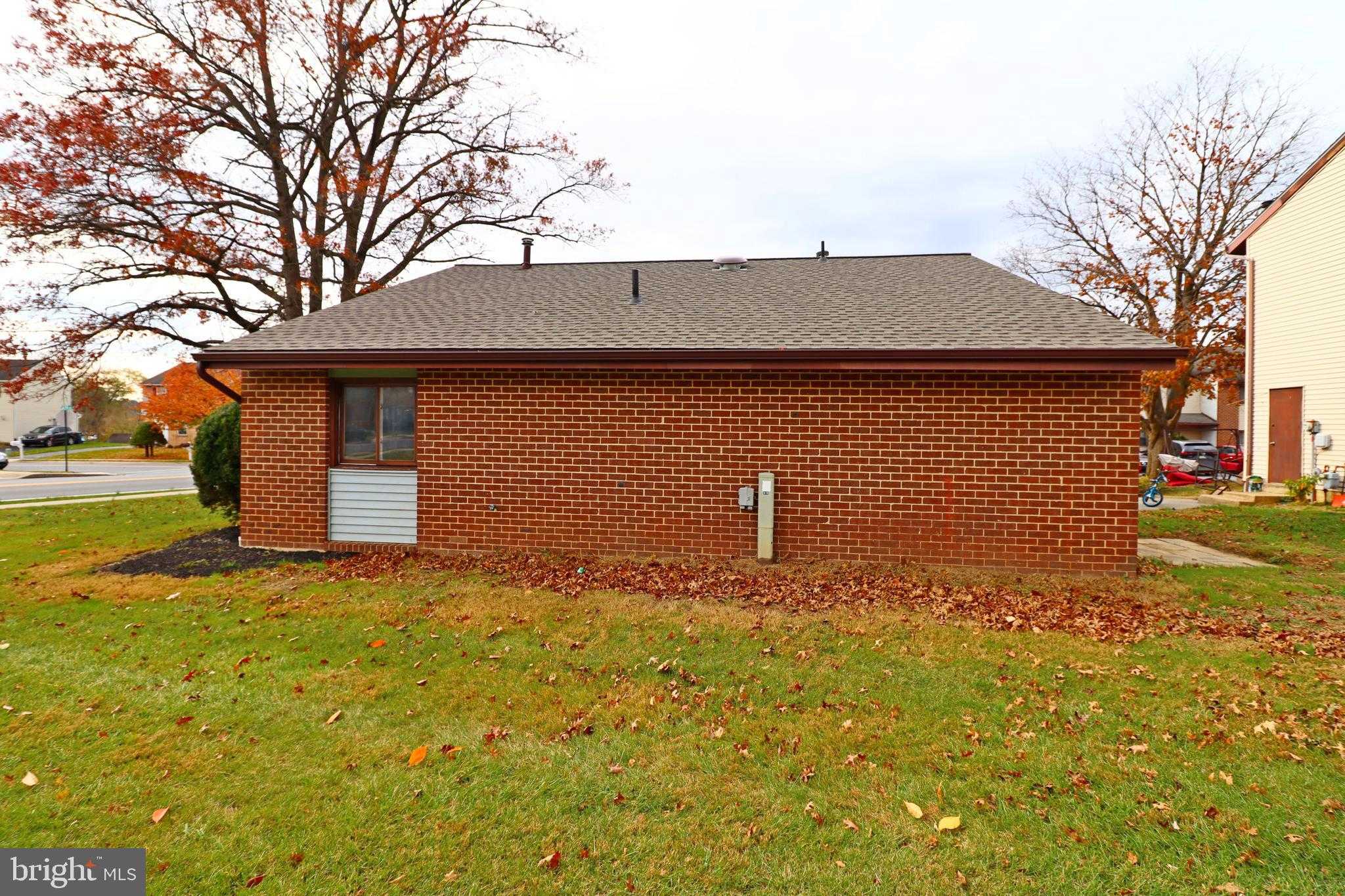 305 Greenland Dr photo 22