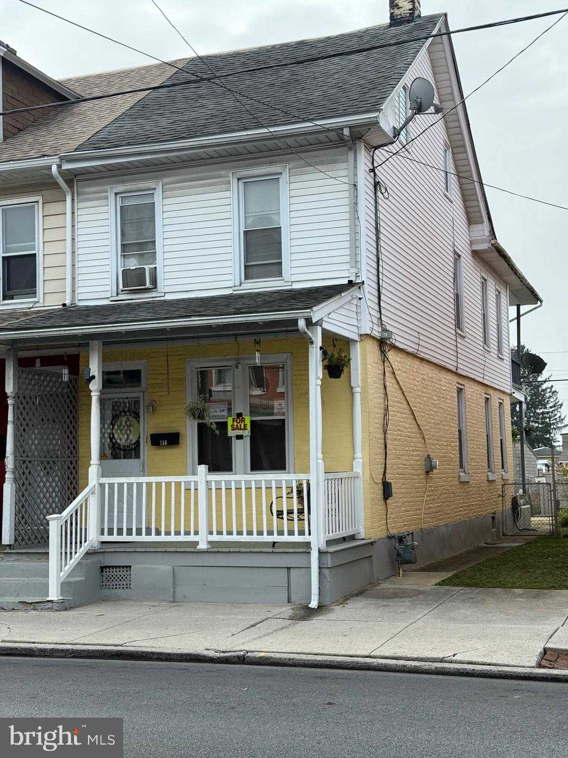 130 Lehman St photo 2